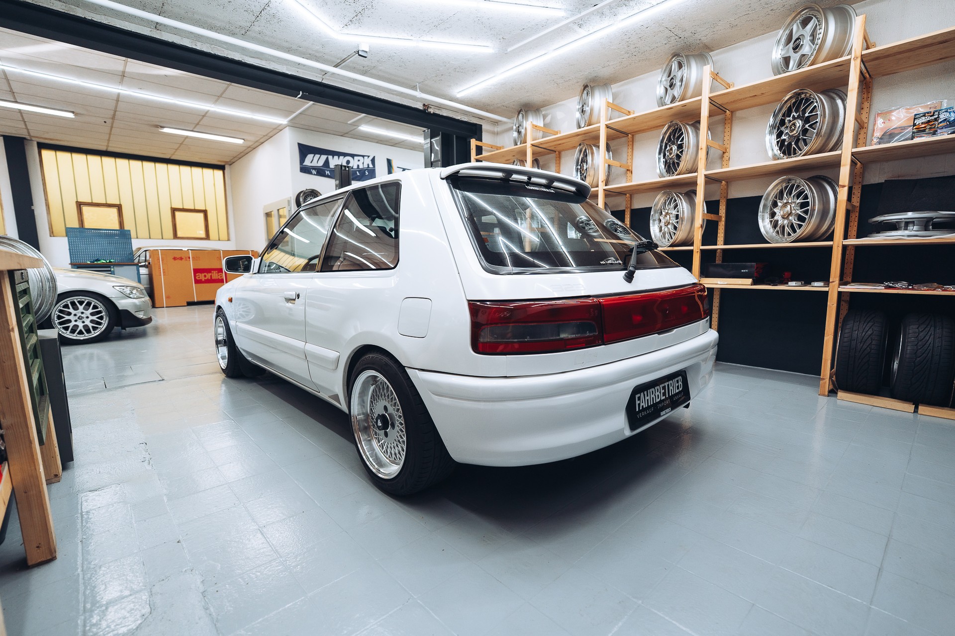 MAZDA 323 1.6i 16V Special A-image-8