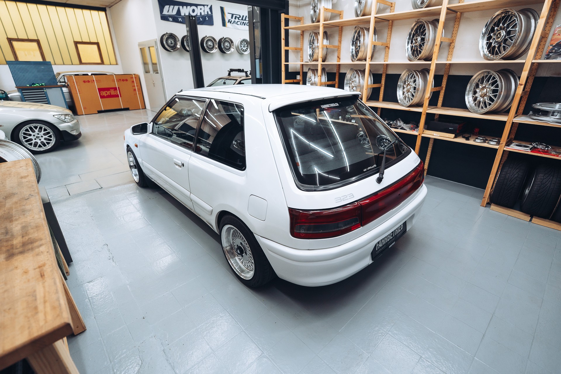MAZDA 323 1.6i 16V Special A-image-9