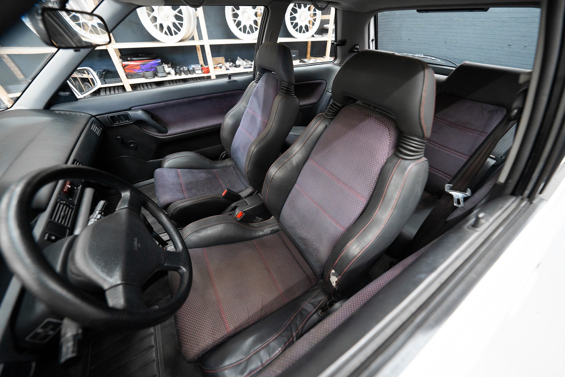 MAZDA 323 1.6i 16V Special A-image-11