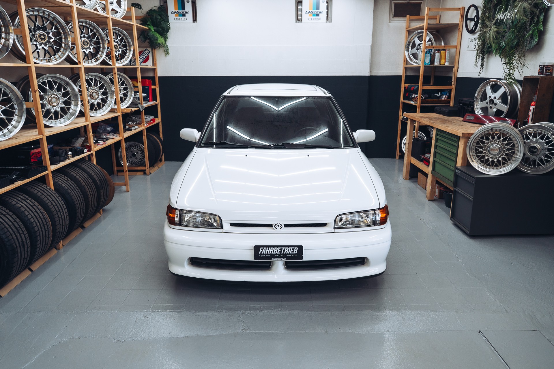 MAZDA 323 1.6i 16V Special A-image-2