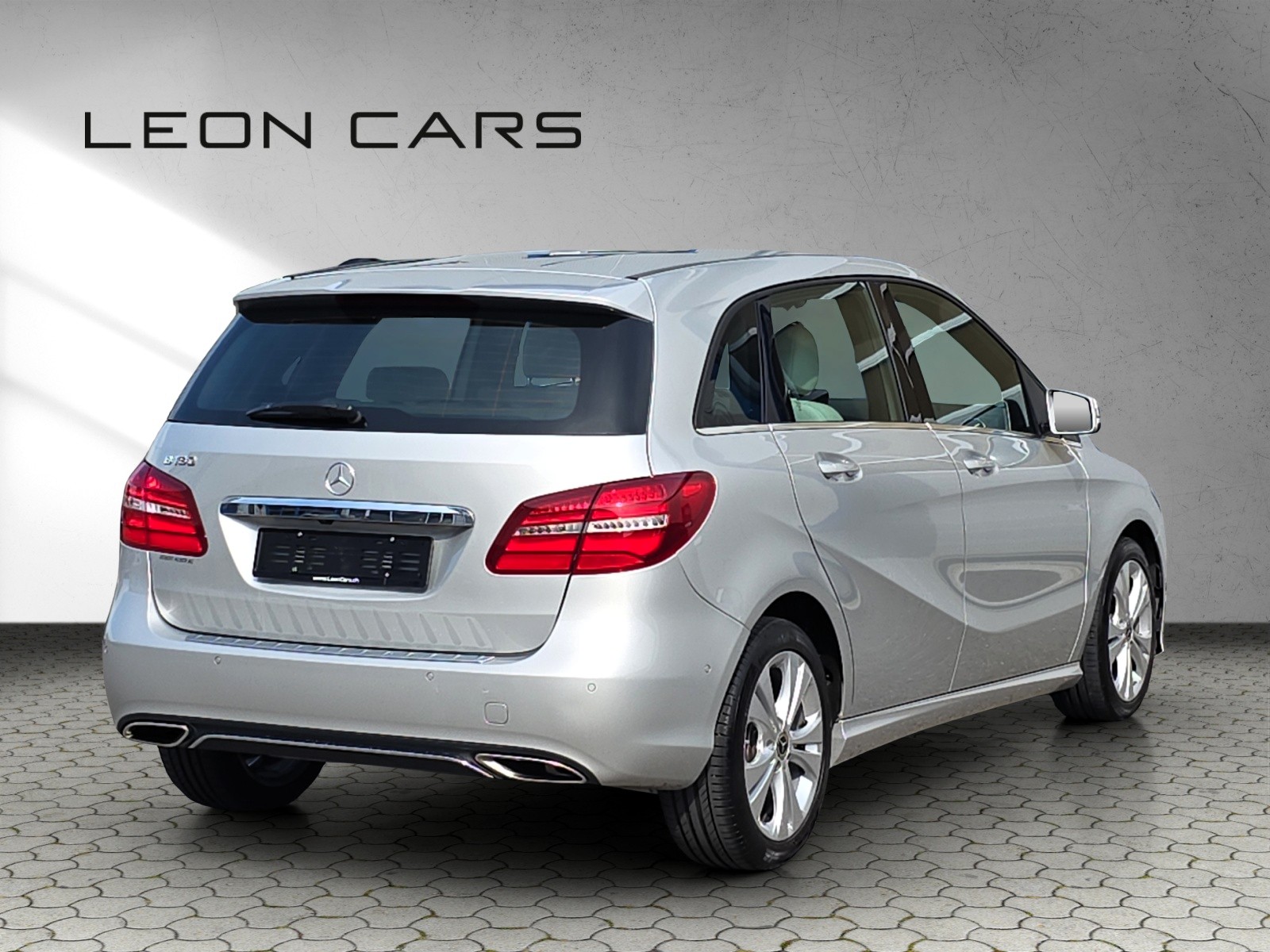 MERCEDES-BENZ B 180 Urban 7G-DCT-image-3