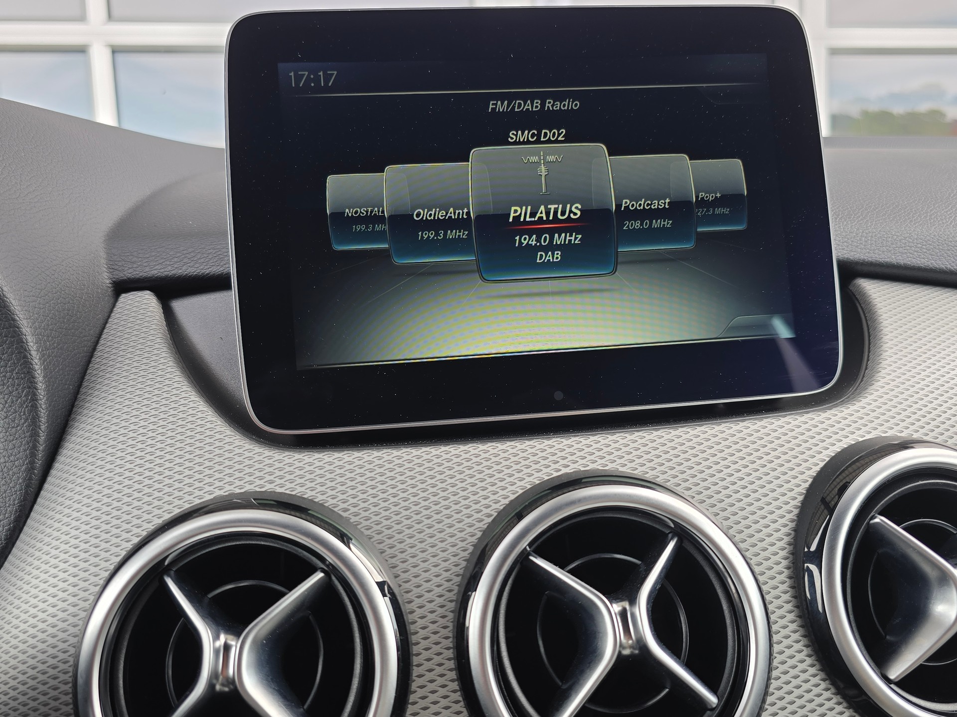 MERCEDES-BENZ B 180 Urban 7G-DCT-image-21
