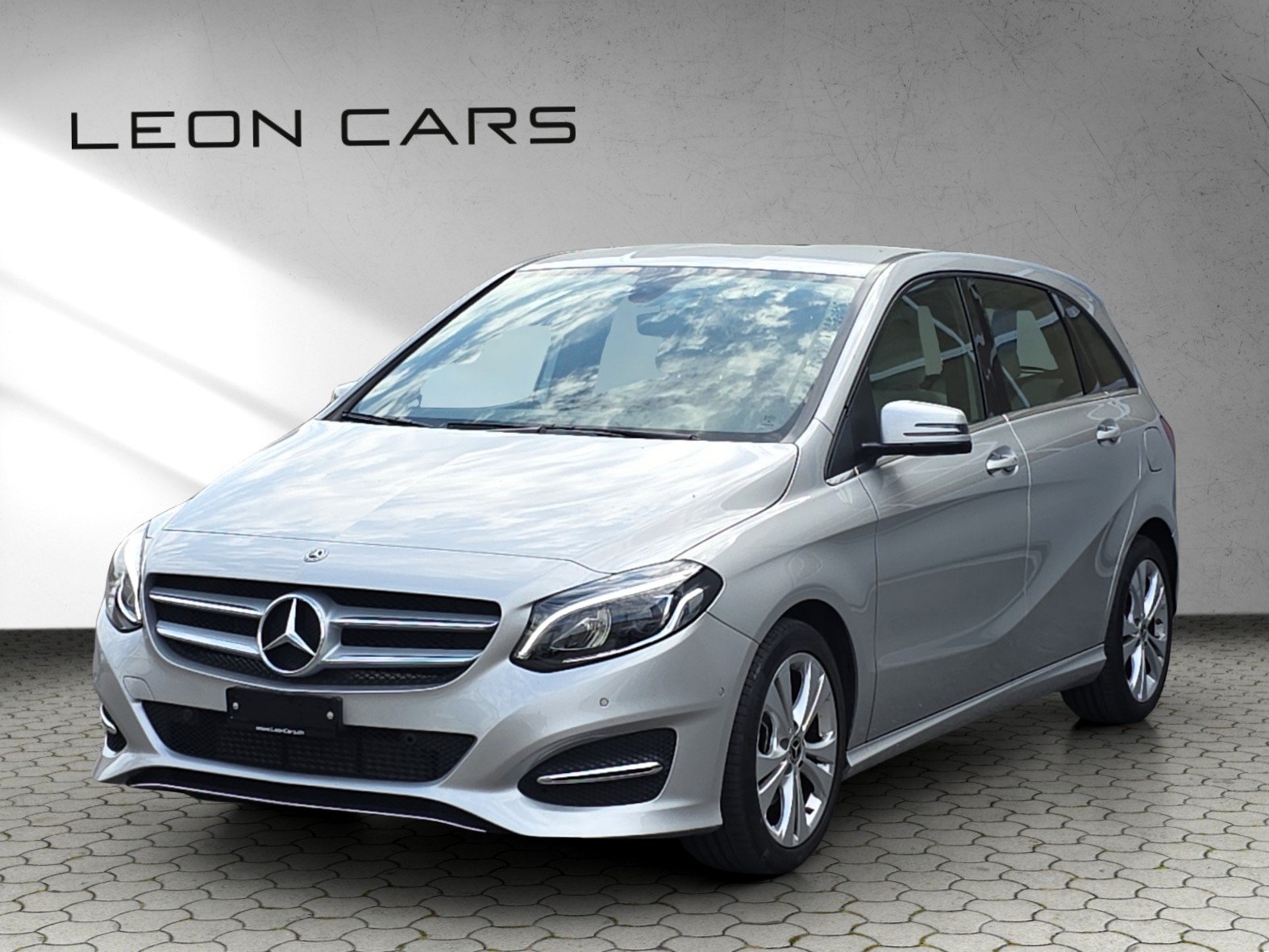 MERCEDES-BENZ B 180 Urban 7G-DCT-image-0