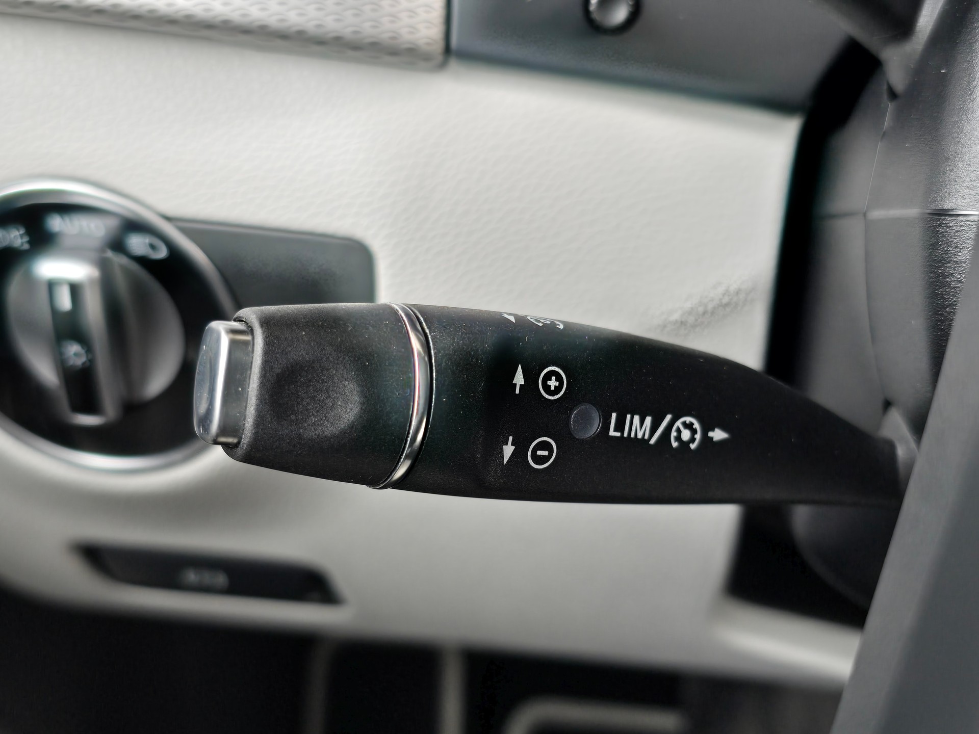 MERCEDES-BENZ B 180 Urban 7G-DCT-image-27