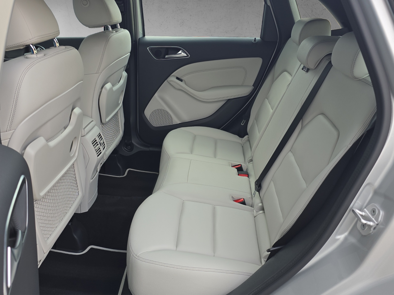 MERCEDES-BENZ B 180 Urban 7G-DCT-image-13