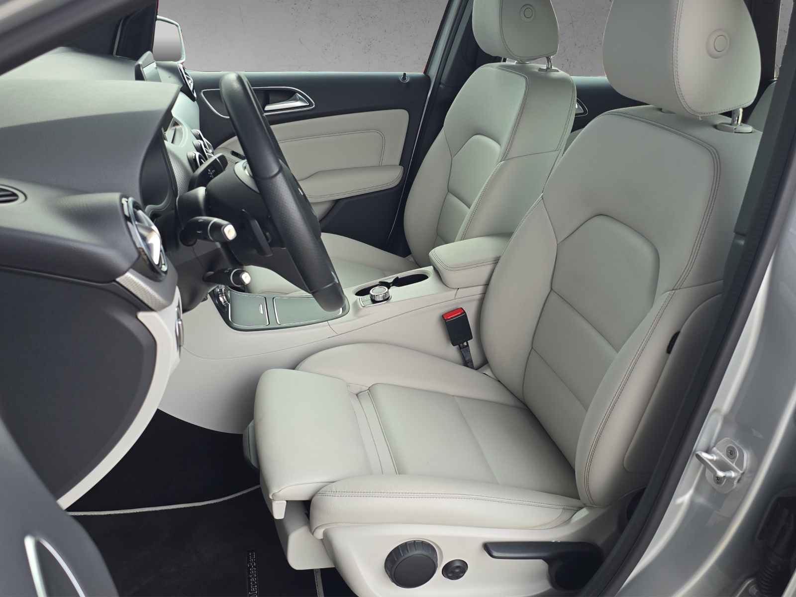 MERCEDES-BENZ B 180 Urban 7G-DCT-image-8