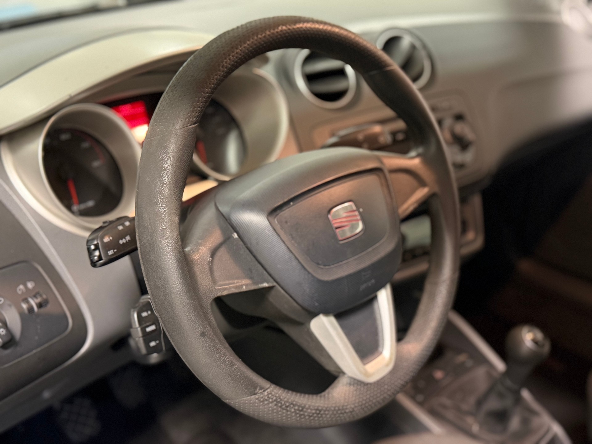 SEAT Ibiza 1.4 Sport-image-12