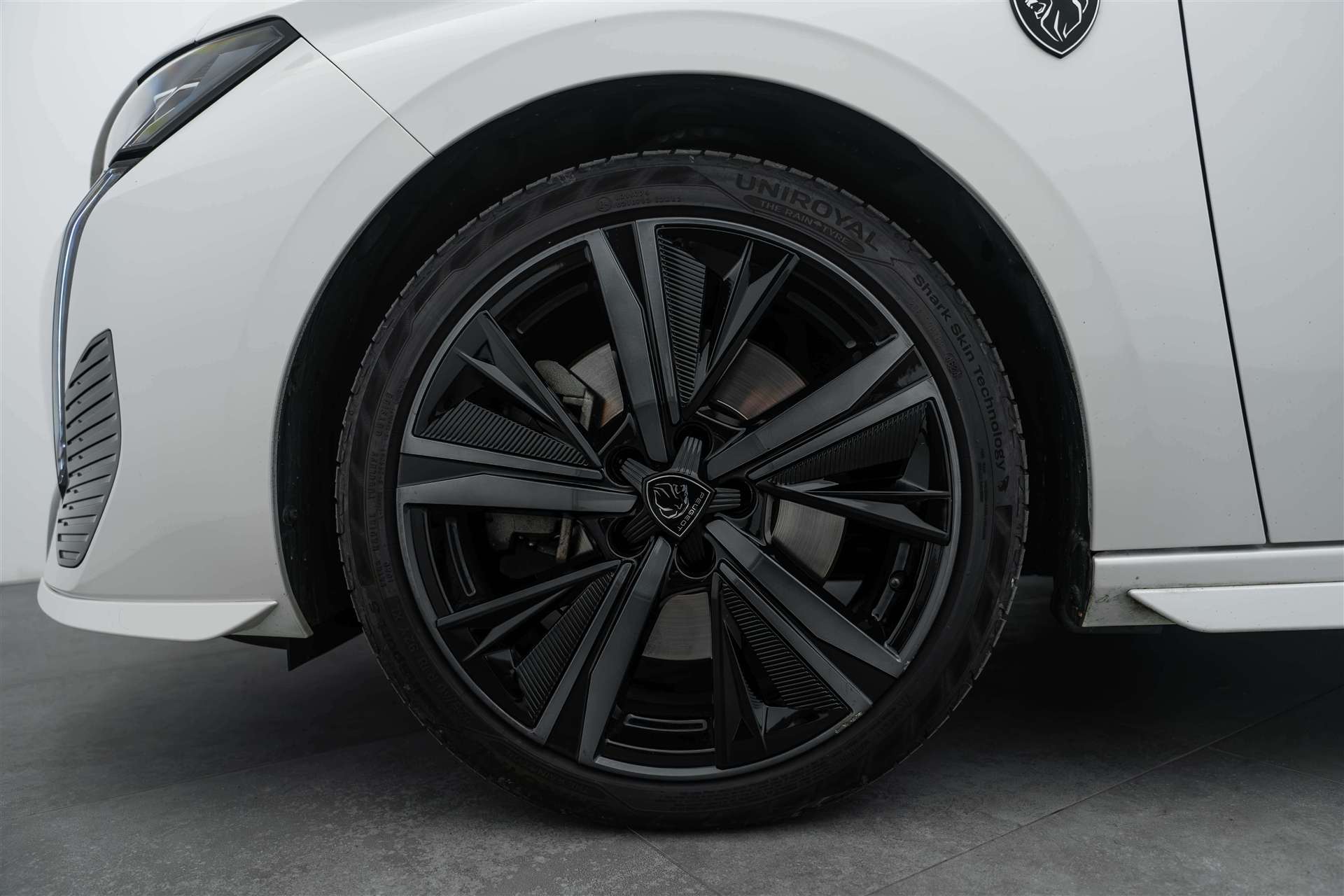 PEUGEOT 308 SW 1.6 PHEV 225 GT Pack-image-4