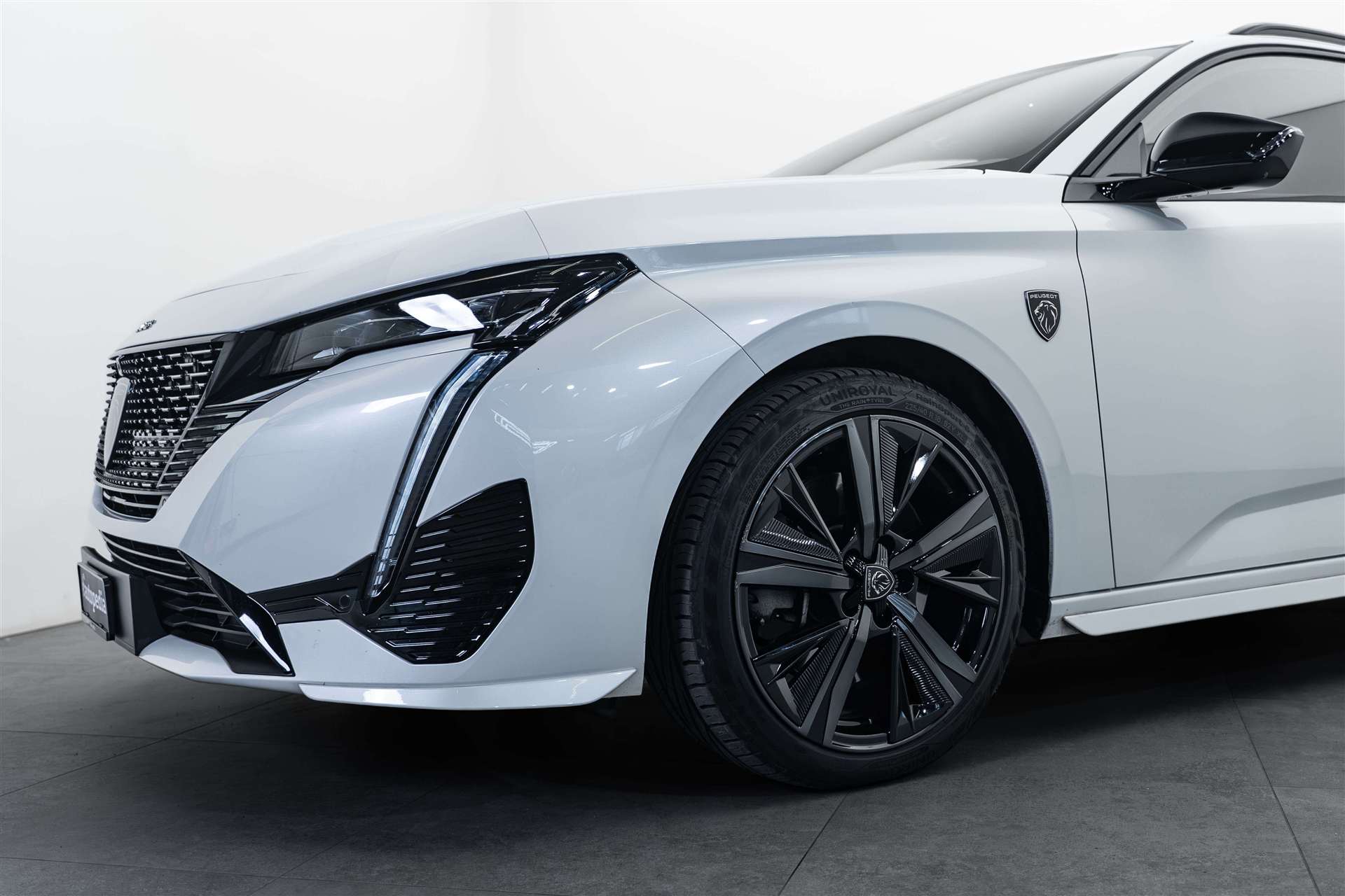 PEUGEOT 308 SW 1.6 PHEV 225 GT Pack-showroom-element-1