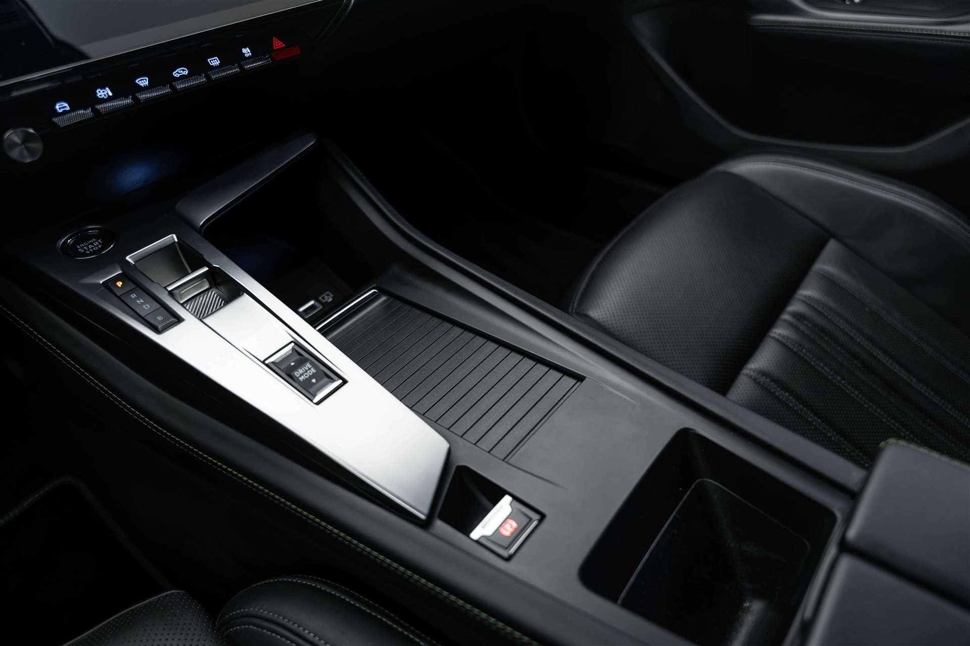 PEUGEOT 308 SW 1.6 PHEV 225 GT Pack-image-30