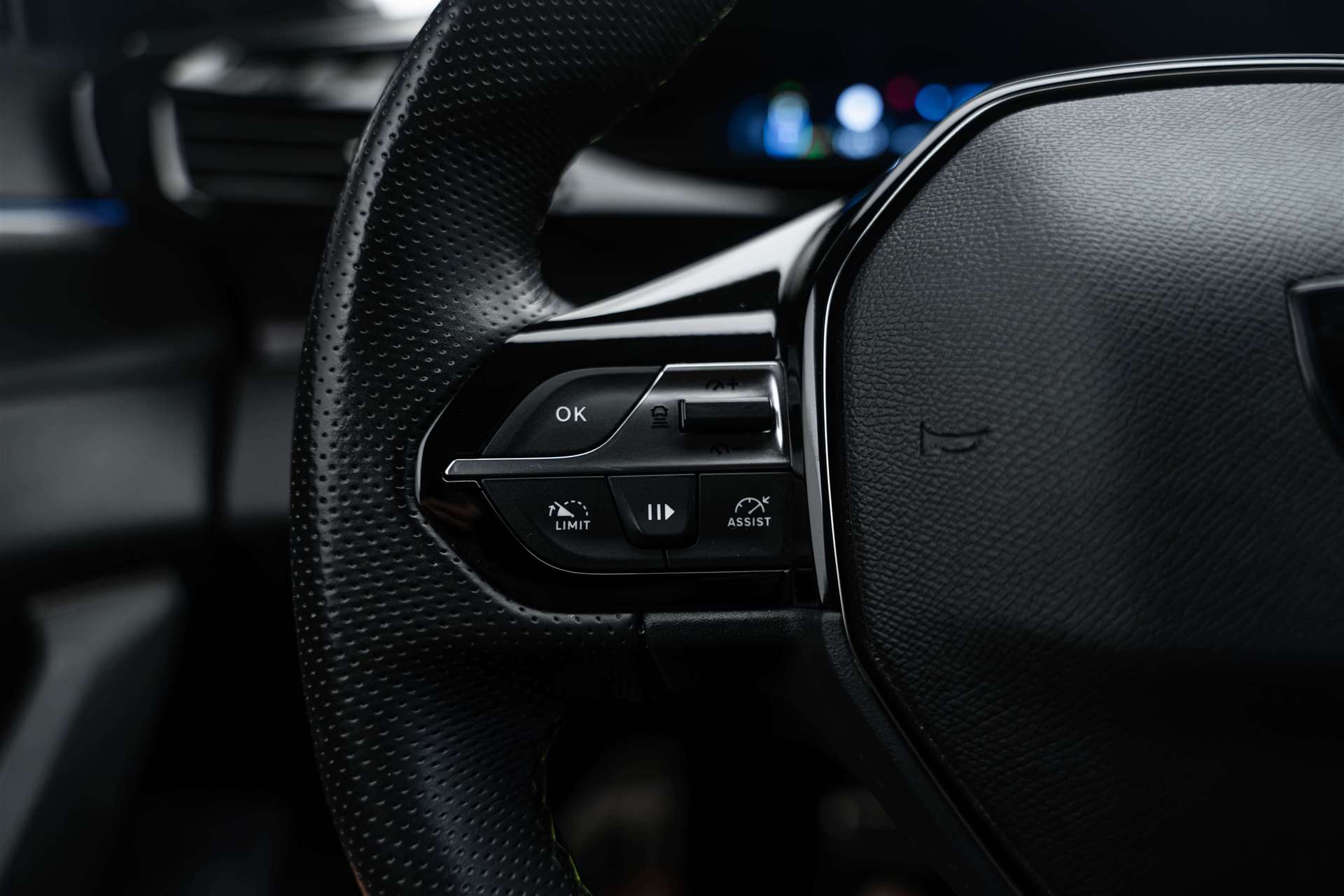 PEUGEOT 308 SW 1.6 PHEV 225 GT Pack-image-16