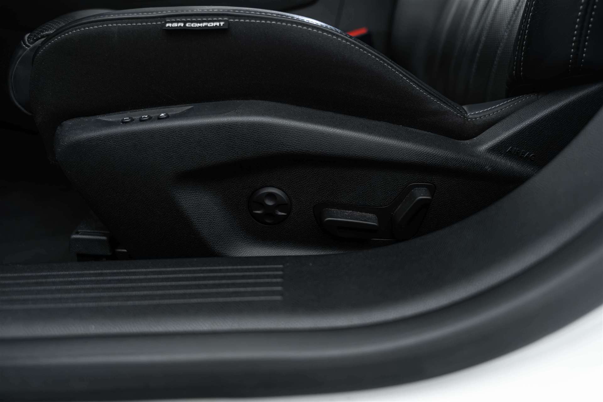 PEUGEOT 308 SW 1.6 PHEV 225 GT Pack-image-15