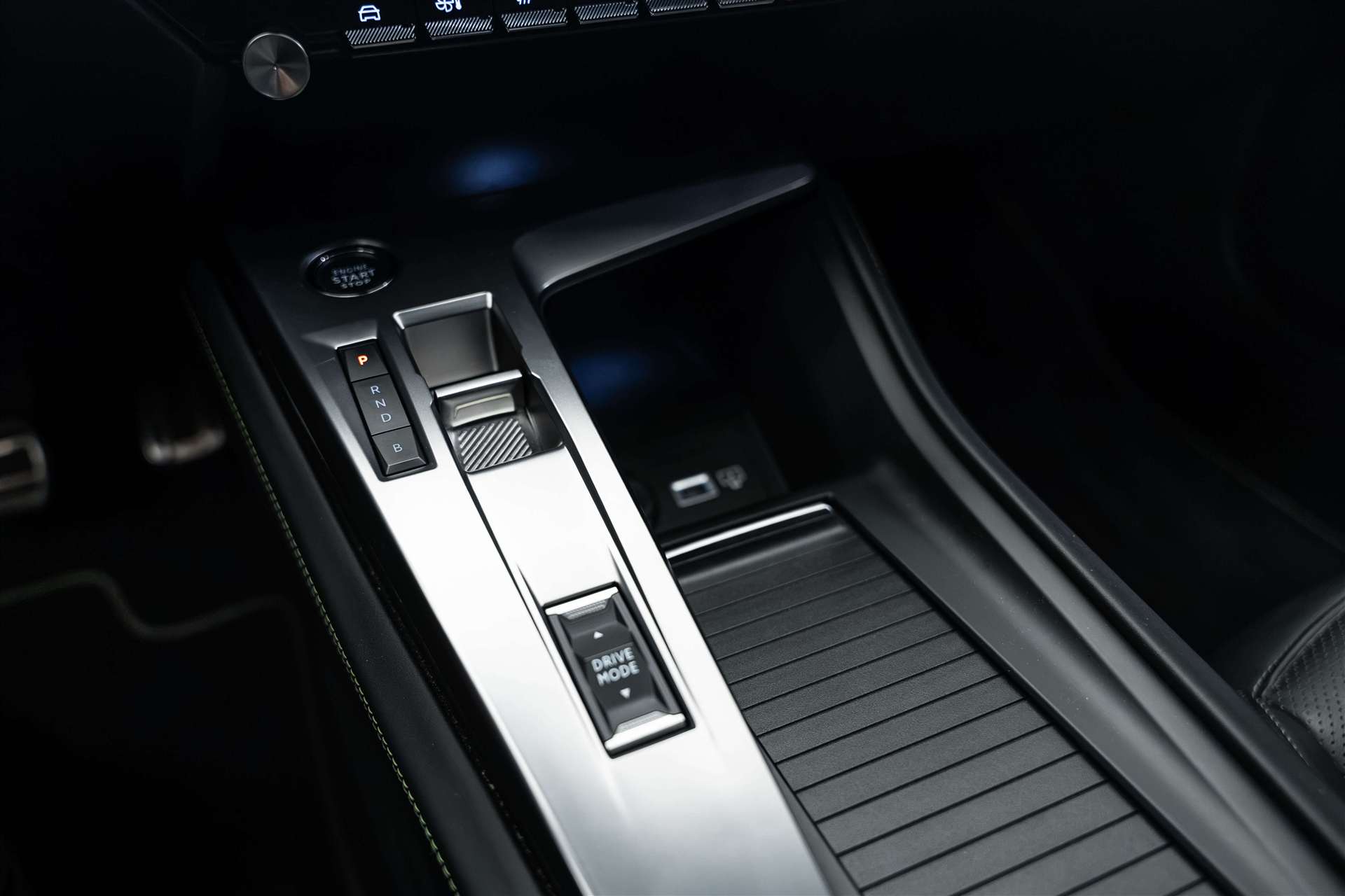 PEUGEOT 308 SW 1.6 PHEV 225 GT Pack-image-28