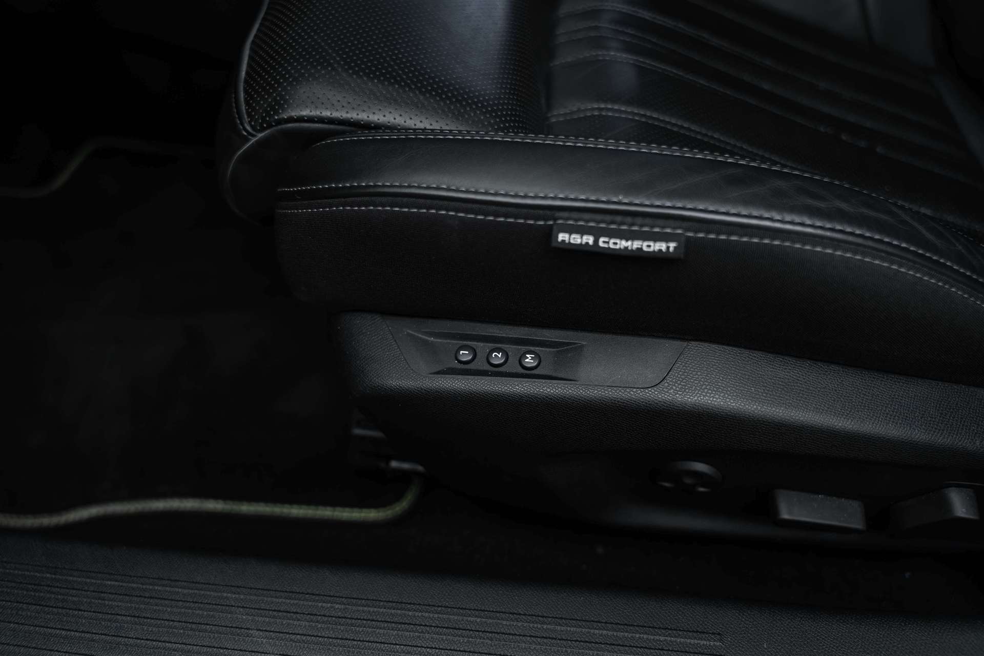 PEUGEOT 308 SW 1.6 PHEV 225 GT Pack-image-14