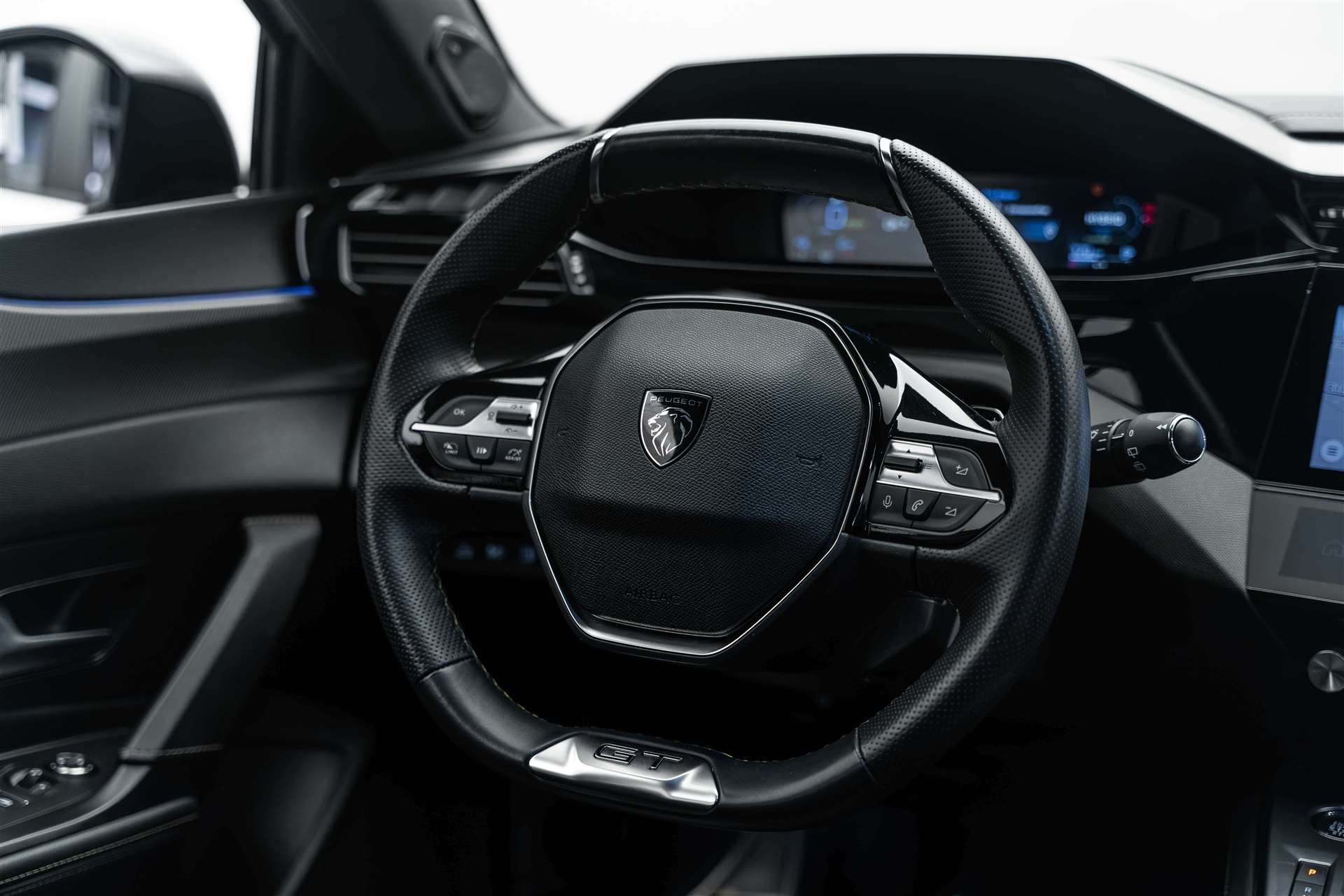 PEUGEOT 308 SW 1.6 PHEV 225 GT Pack-image-8