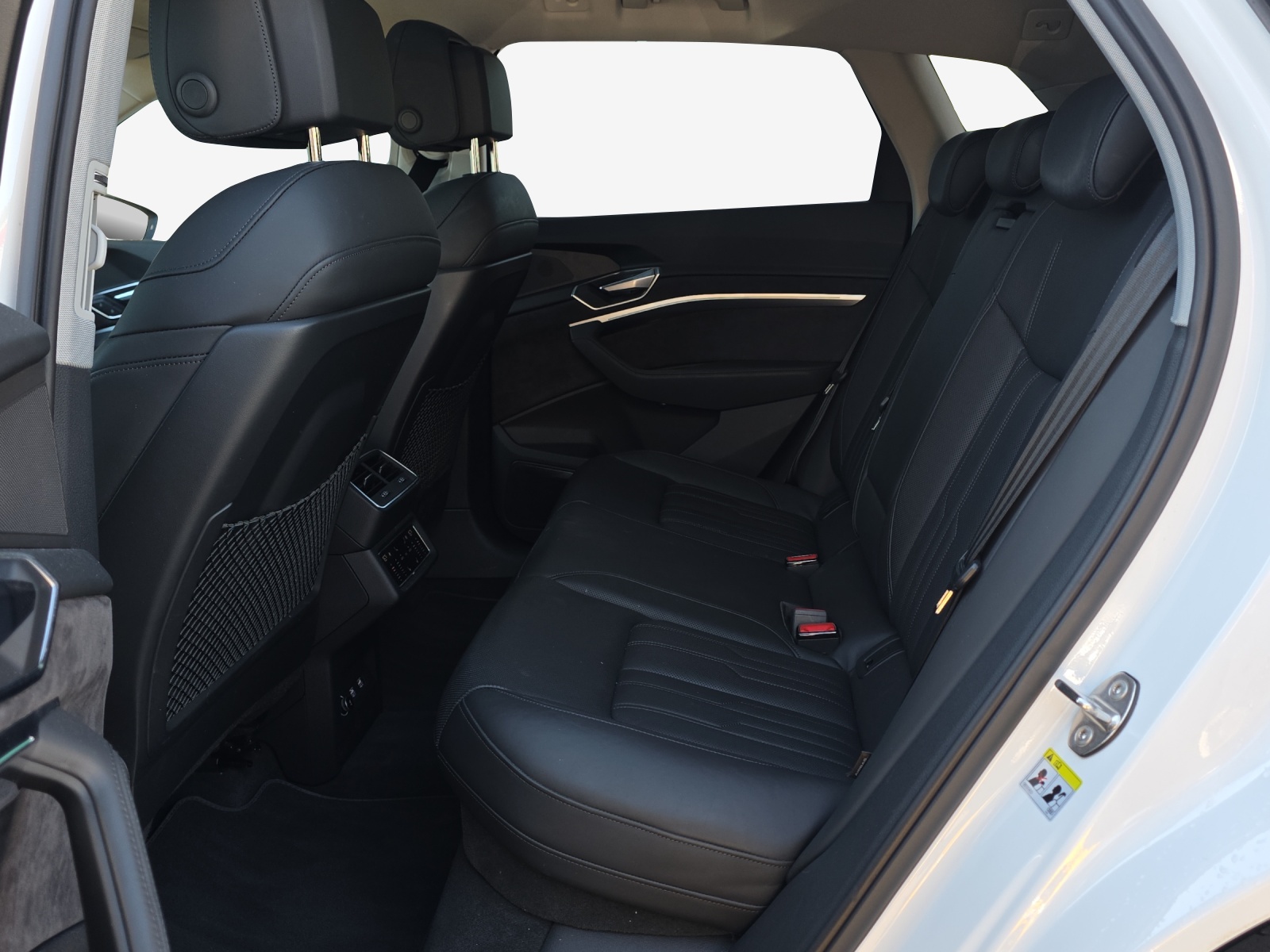 AUDI e-tron 55 Advanced quattro-image-11