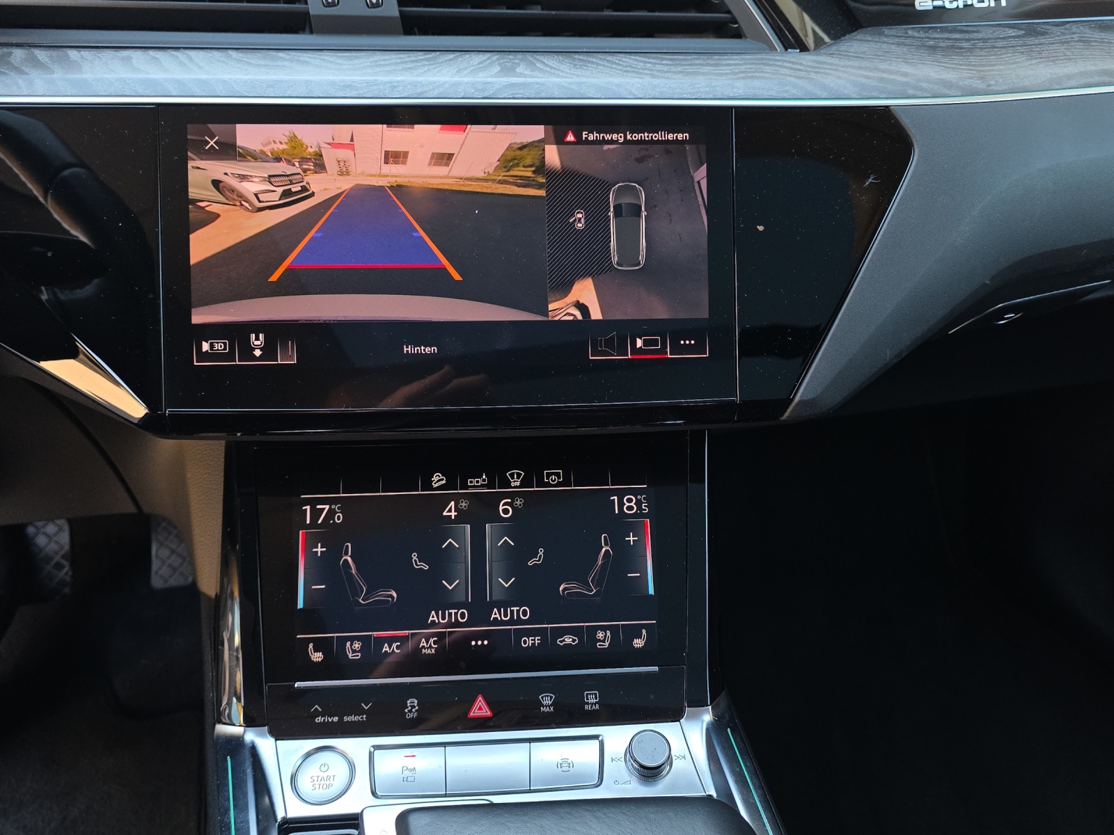 AUDI e-tron 55 Advanced quattro-image-10