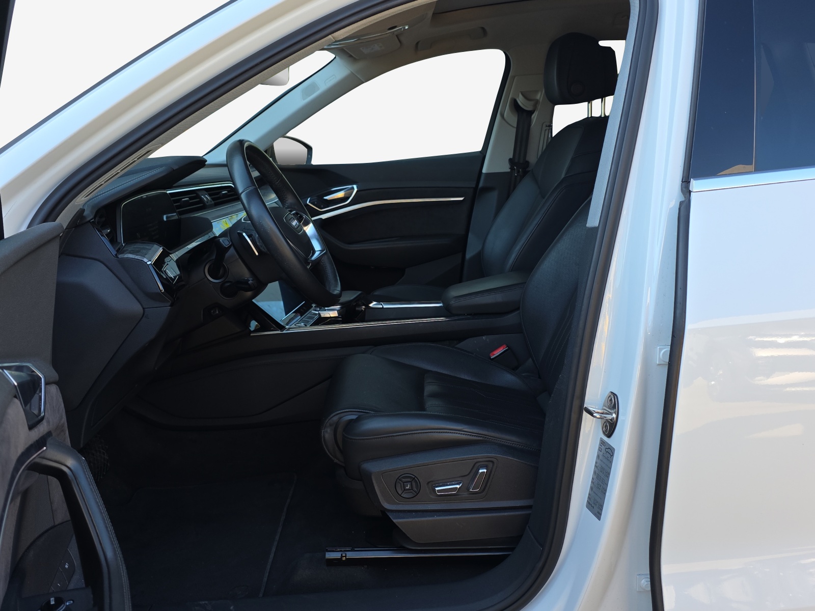 AUDI e-tron 55 Advanced quattro-image-7
