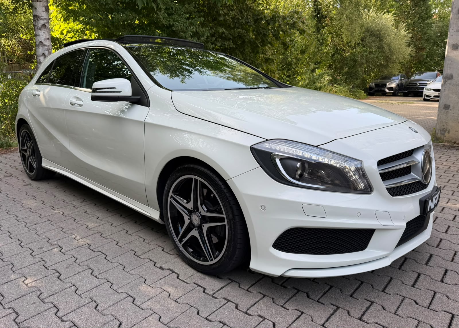 MERCEDES-BENZ A 250 AMG Line 4Matic 7G-DCT-image-6