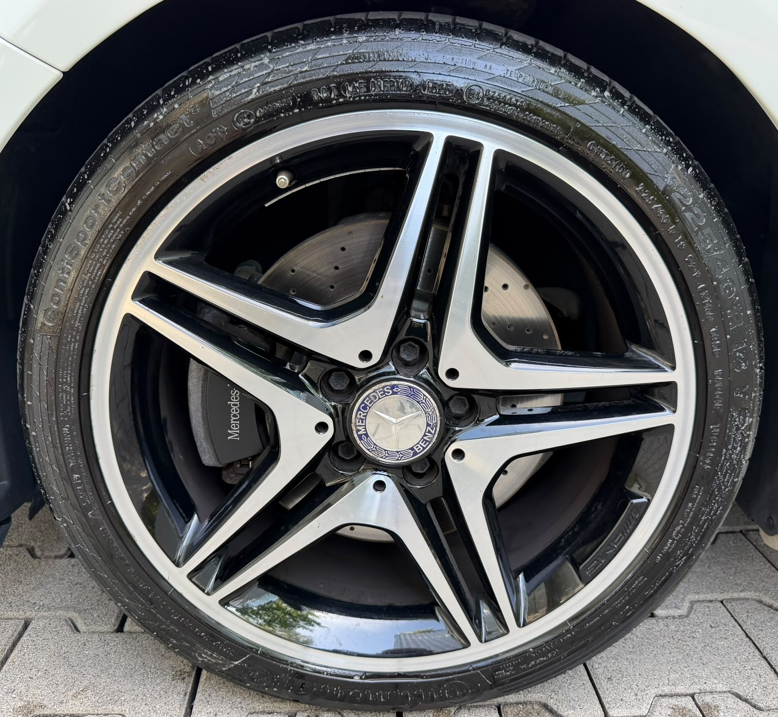 MERCEDES-BENZ A 250 AMG Line 4Matic 7G-DCT-image-8