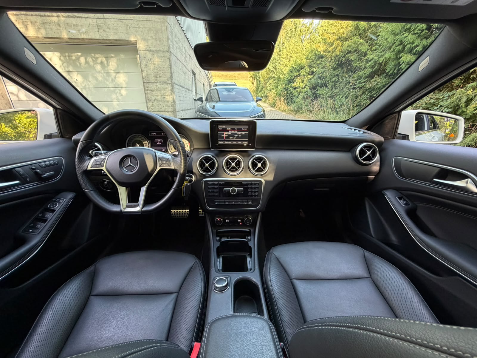 MERCEDES-BENZ A 250 AMG Line 4Matic 7G-DCT-image-19
