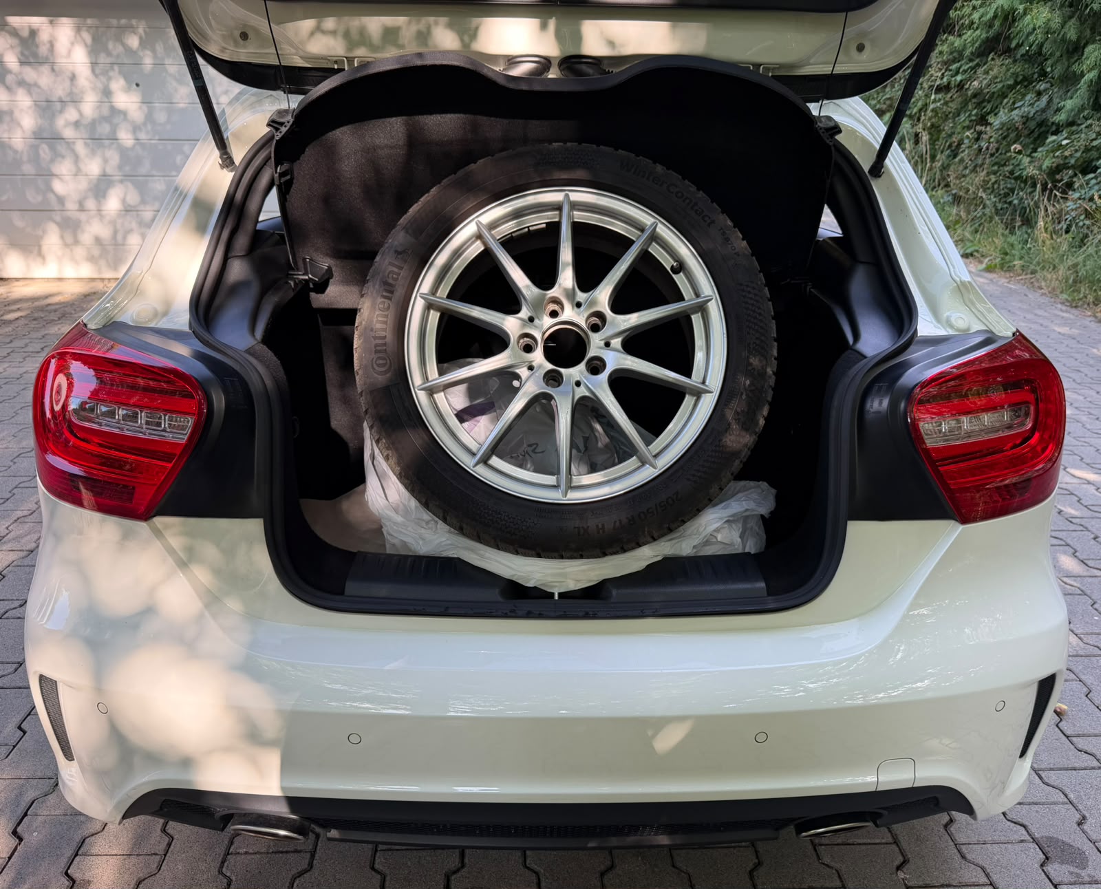 MERCEDES-BENZ A 250 AMG Line 4Matic 7G-DCT-image-14