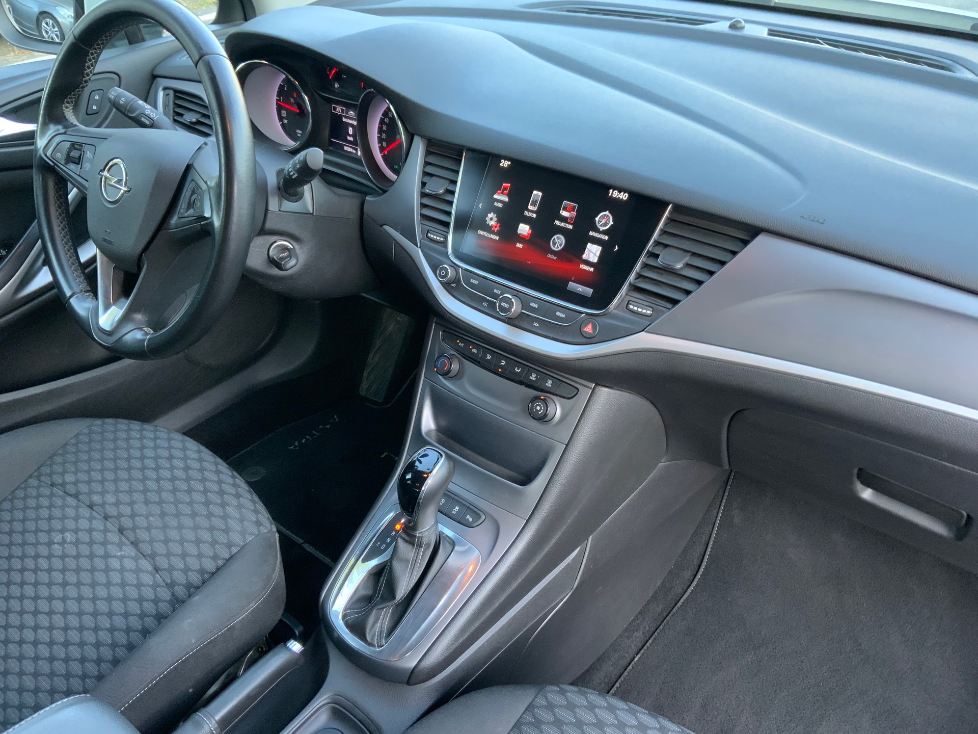OPEL Astra Sports Tourer 1.4i Turbo Dynamic Automatic-image-9
