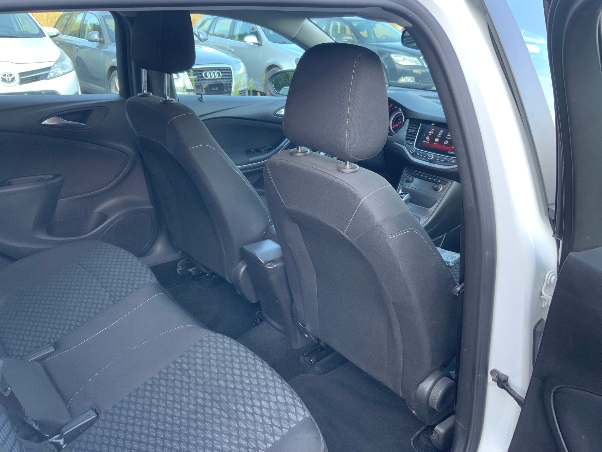 OPEL Astra Sports Tourer 1.4i Turbo Dynamic Automatic-image-10