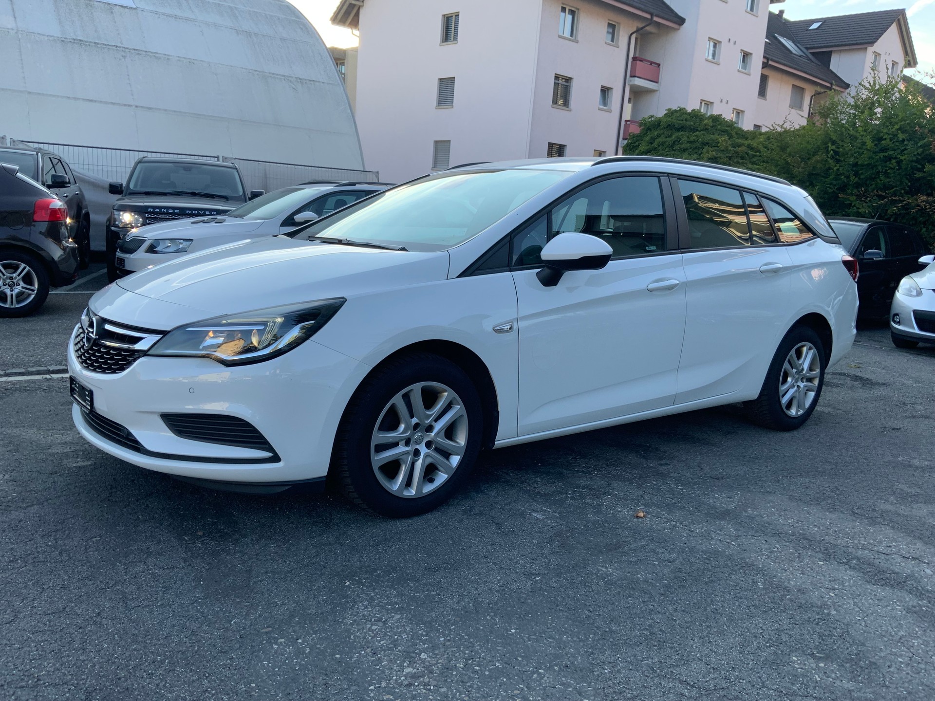 OPEL Astra Sports Tourer 1.4i Turbo Dynamic Automatic-image-1