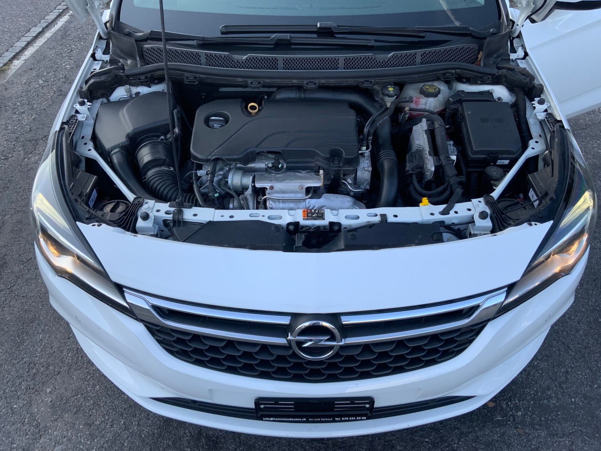 OPEL Astra Sports Tourer 1.4i Turbo Dynamic Automatic-image-6