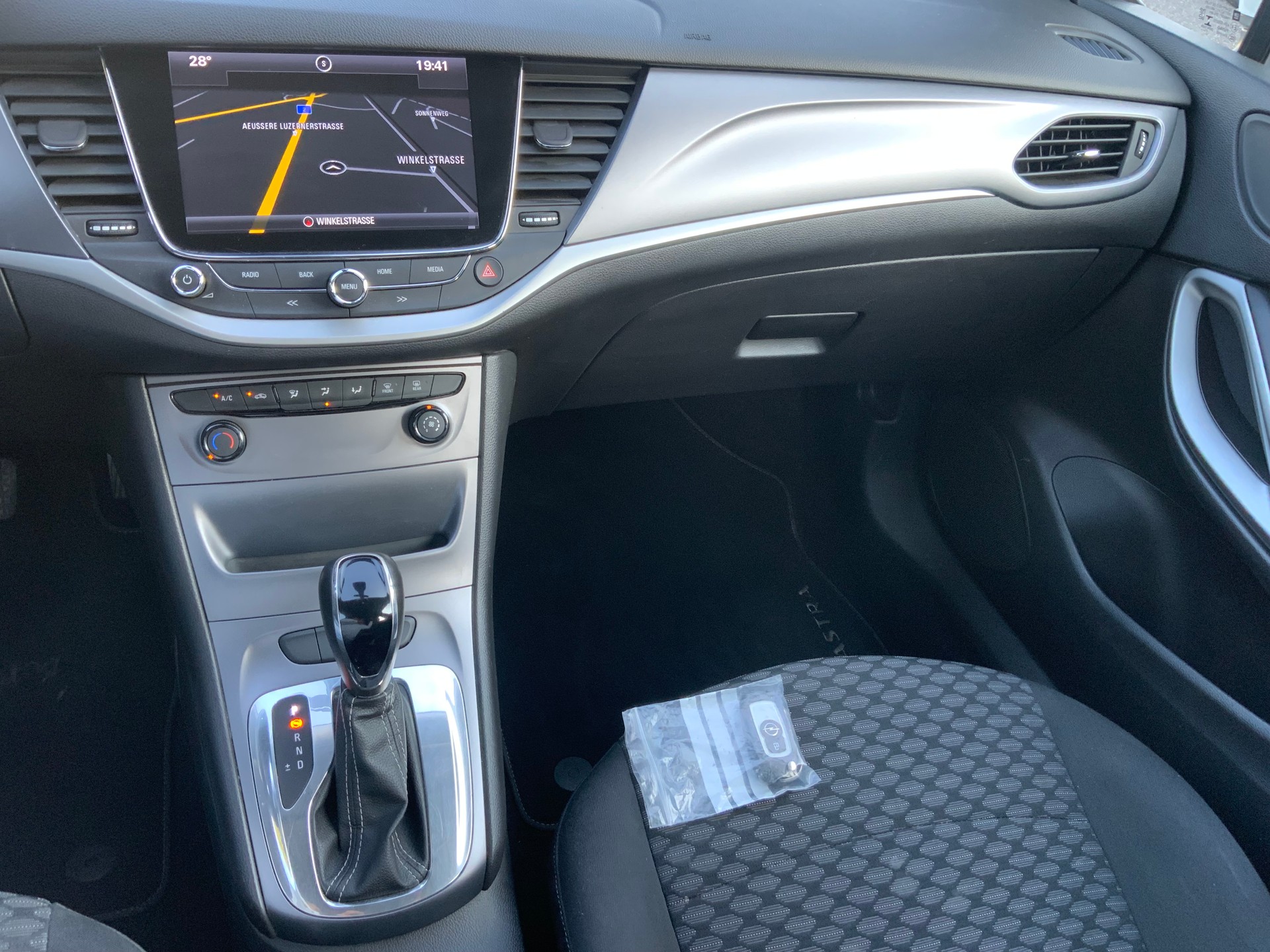 OPEL Astra Sports Tourer 1.4i Turbo Dynamic Automatic-image-8