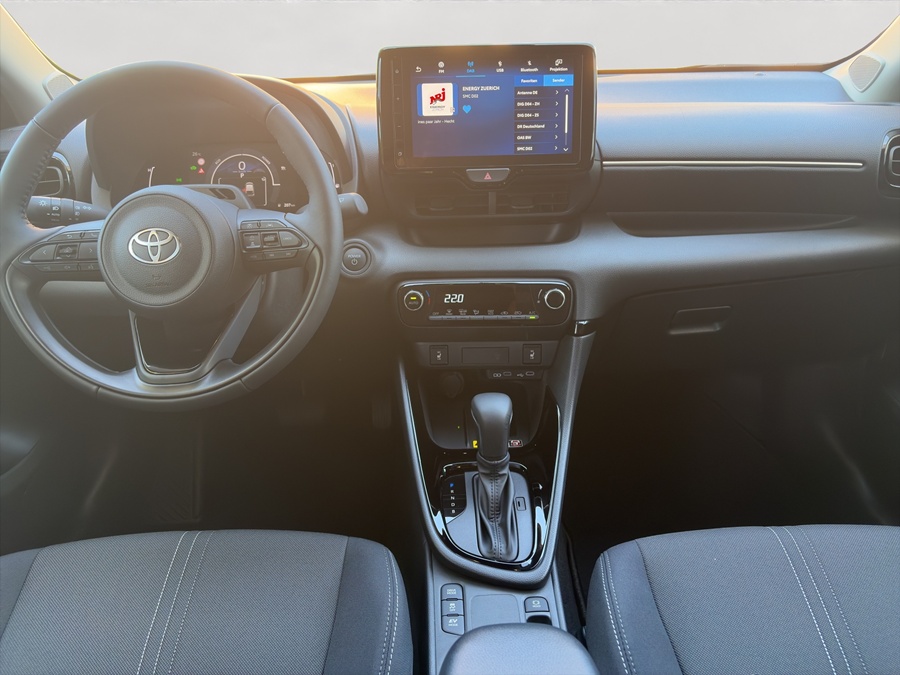 TOYOTA Yaris 1.5 Trend e-CVT-image-6