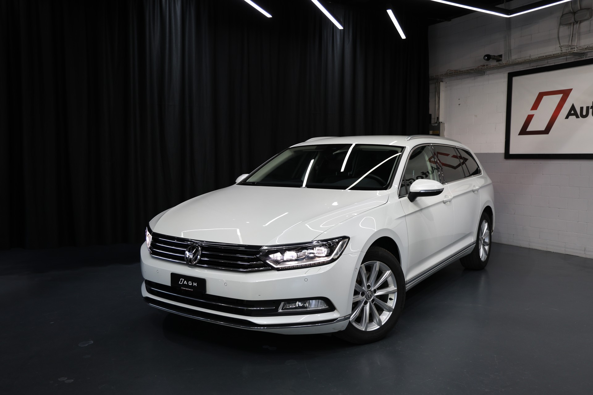 VW Passat Variant 2.0 TDI BMT Highline DSG-image-0