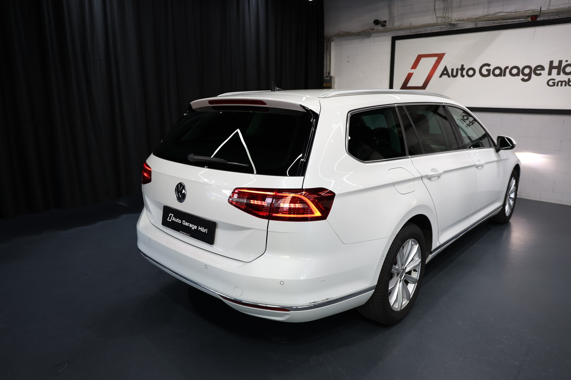 VW Passat Variant 2.0 TDI BMT Highline DSG-image-10