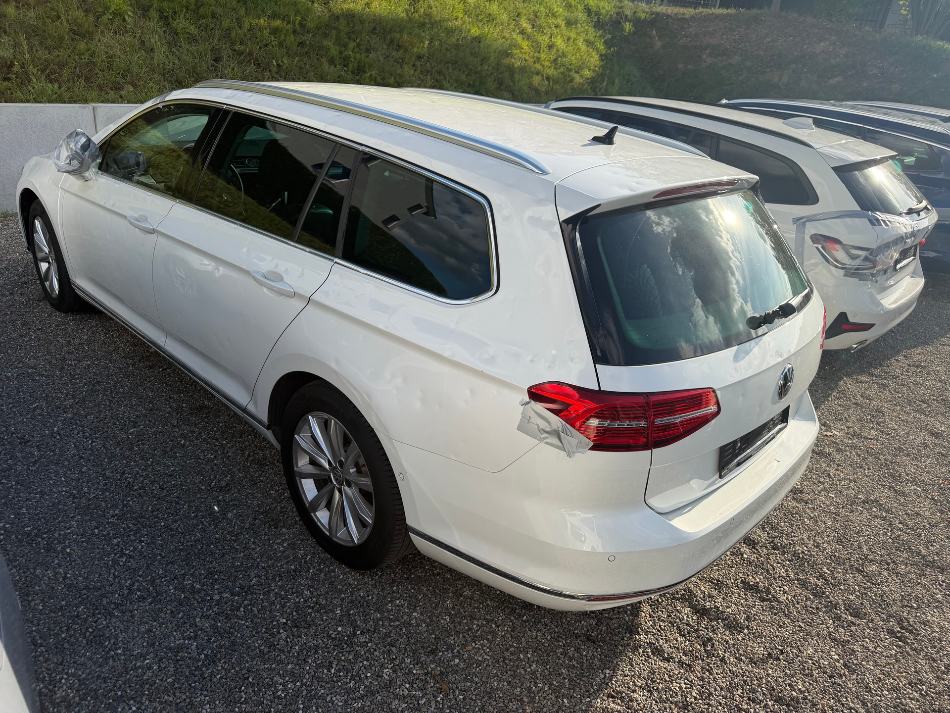 VW Passat Variant 2.0 TDI BMT Highline DSG-image-10