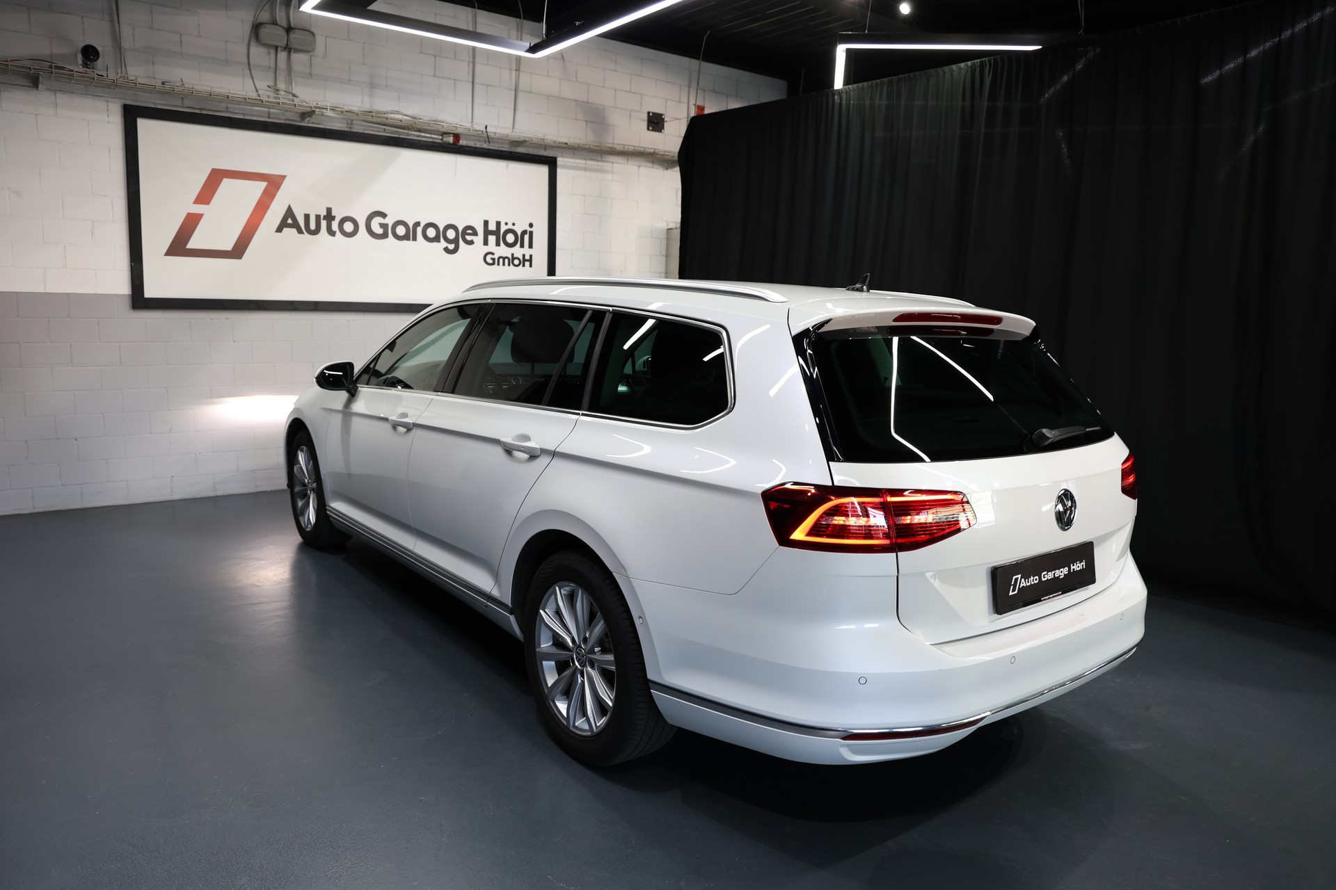 VW Passat Variant 2.0 TDI BMT Highline DSG-image-17
