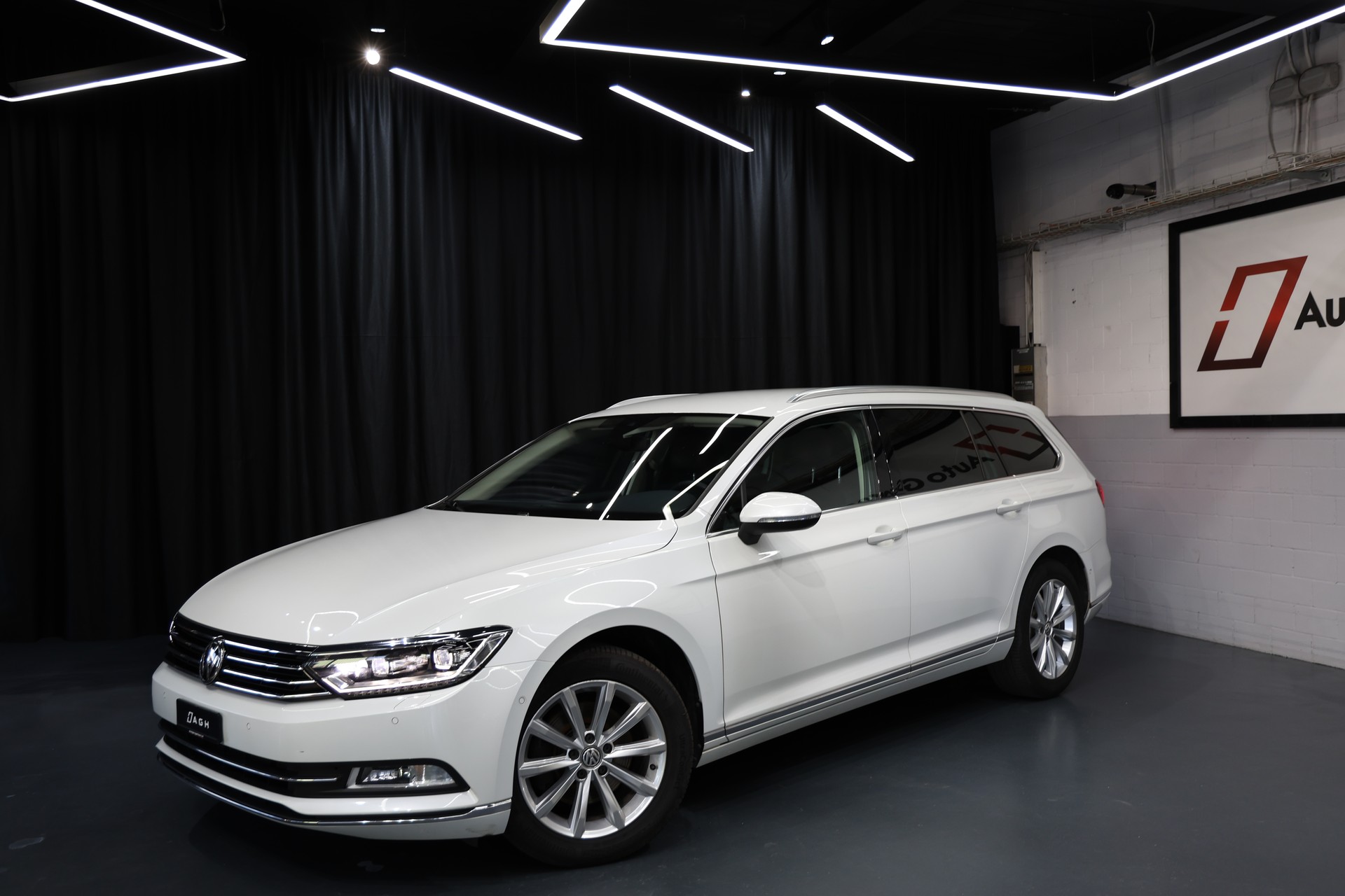 VW Passat Variant 2.0 TDI BMT Highline DSG-image-2
