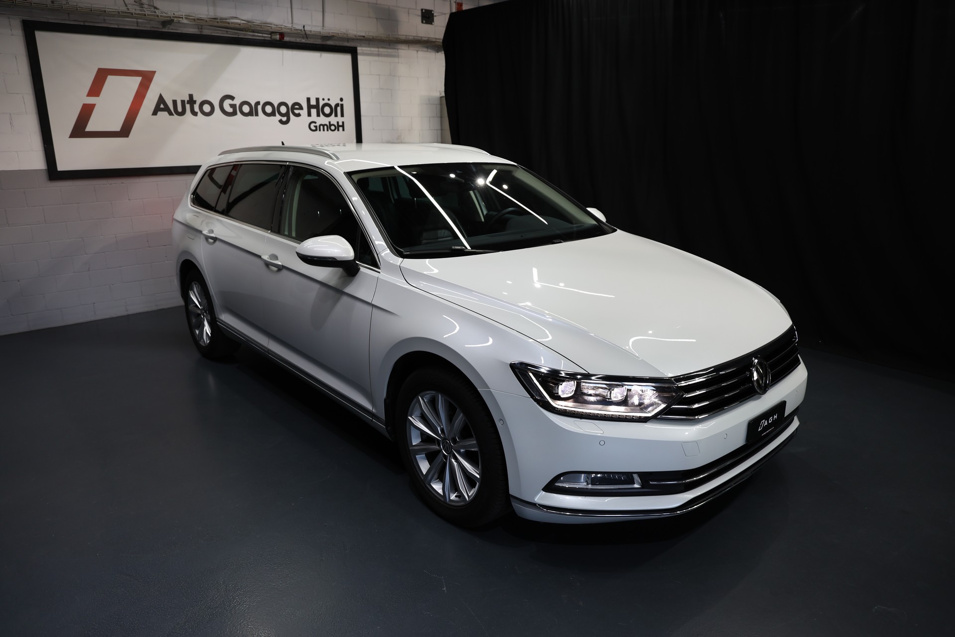 VW Passat Variant 2.0 TDI BMT Highline DSG-image-9
