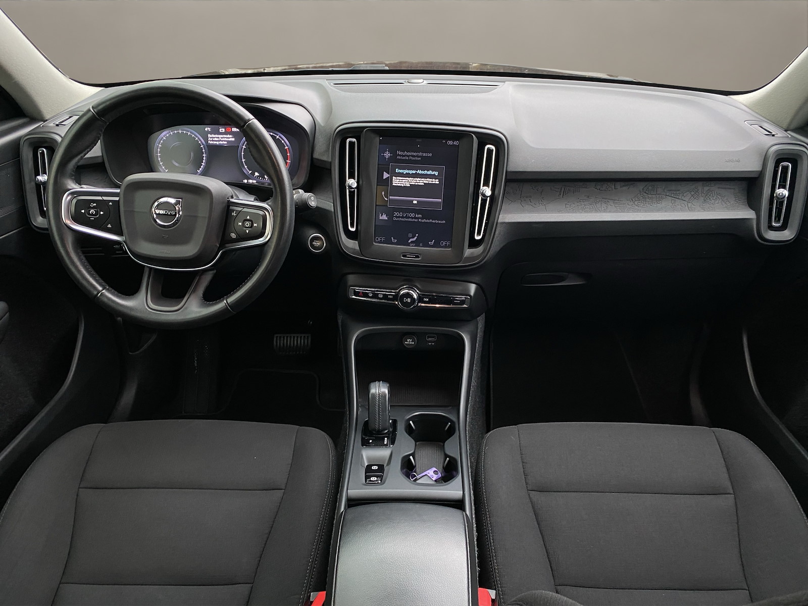 VOLVO XC40 1.5 T3 Momentum Light-image-12