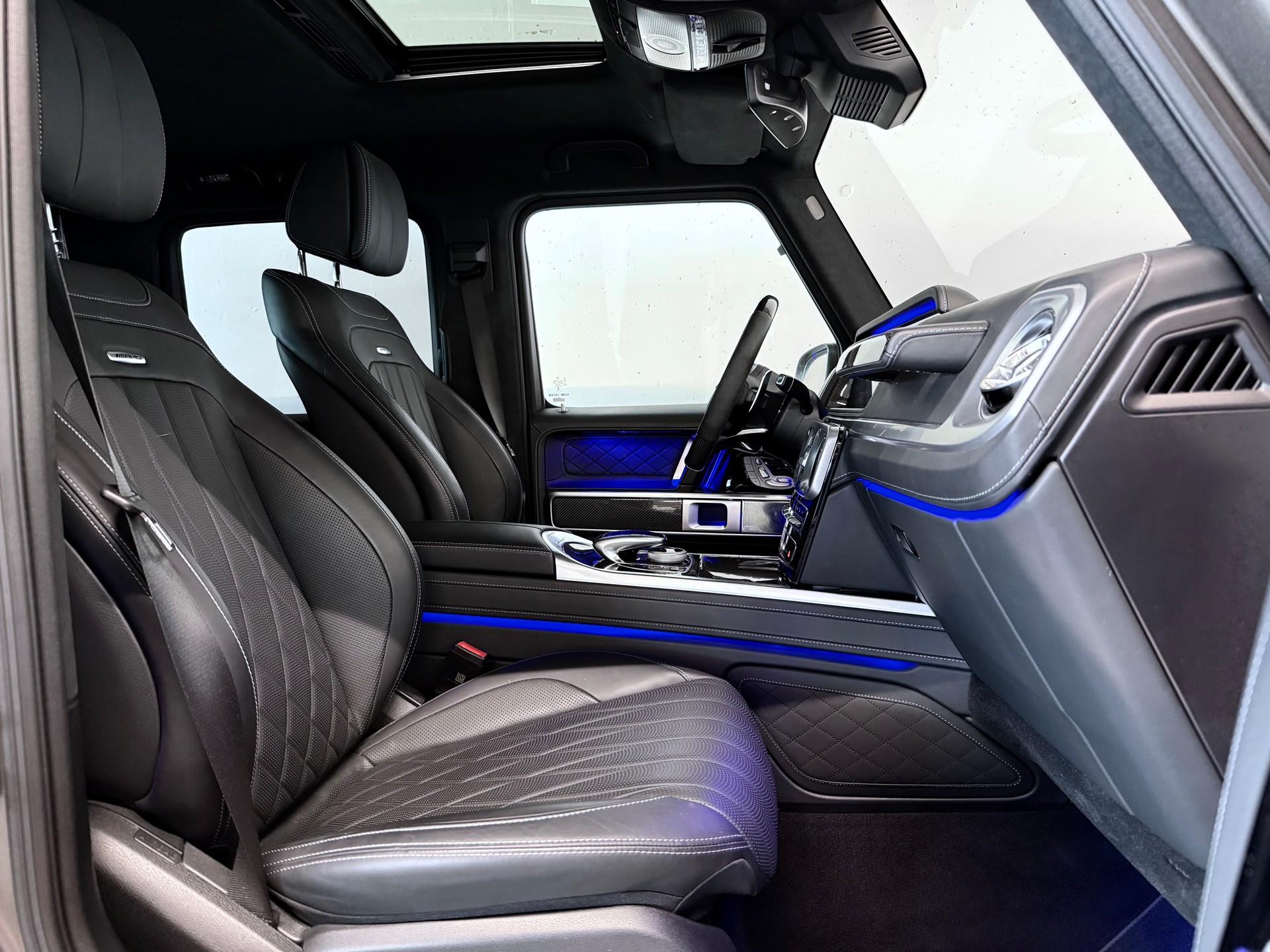 MERCEDES-BENZ G 63 AMG | SONDERLACKIERUNG AMG | CARBON PAKET-image-13