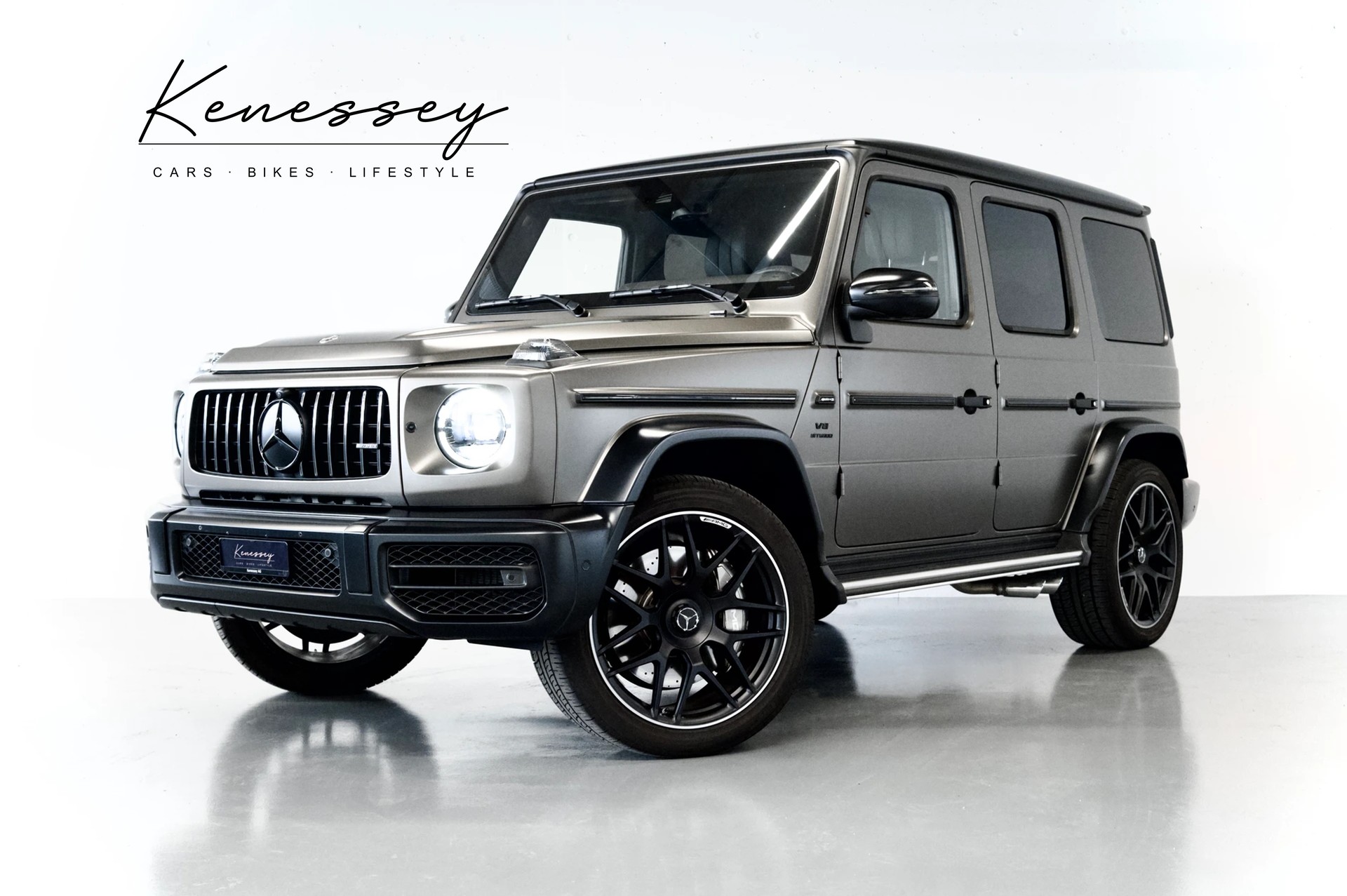 MERCEDES-BENZ G 63 AMG | SONDERLACKIERUNG AMG | CARBON PAKET-image-0