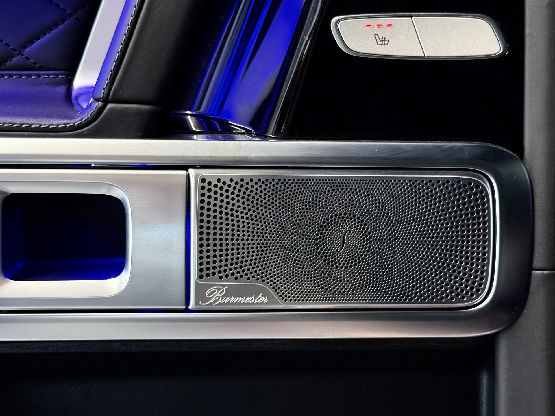 MERCEDES-BENZ G 63 AMG | SONDERLACKIERUNG AMG | CARBON PAKET-image-17