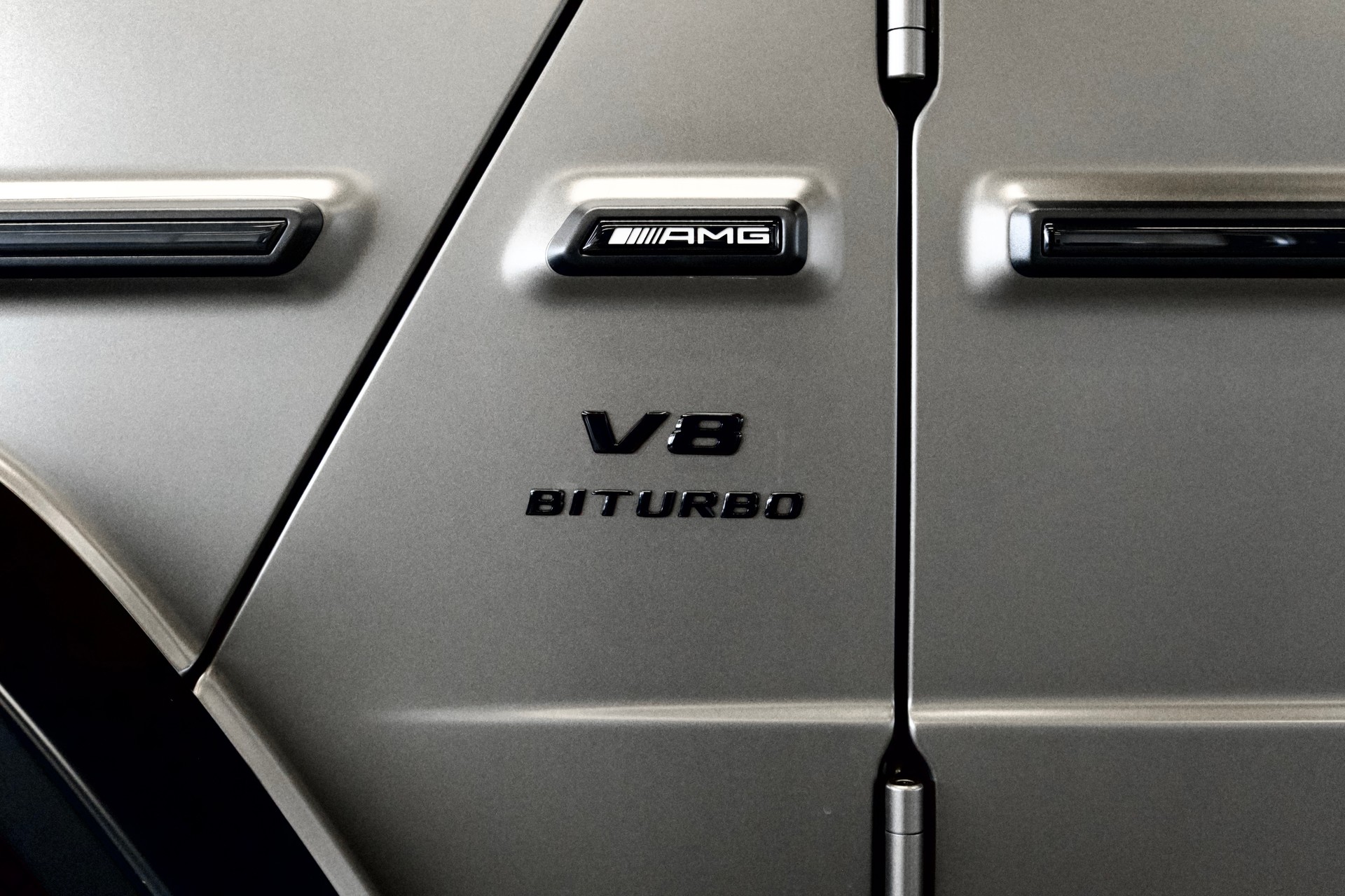 MERCEDES-BENZ G 63 AMG | SONDERLACKIERUNG AMG | CARBON PAKET-image-21