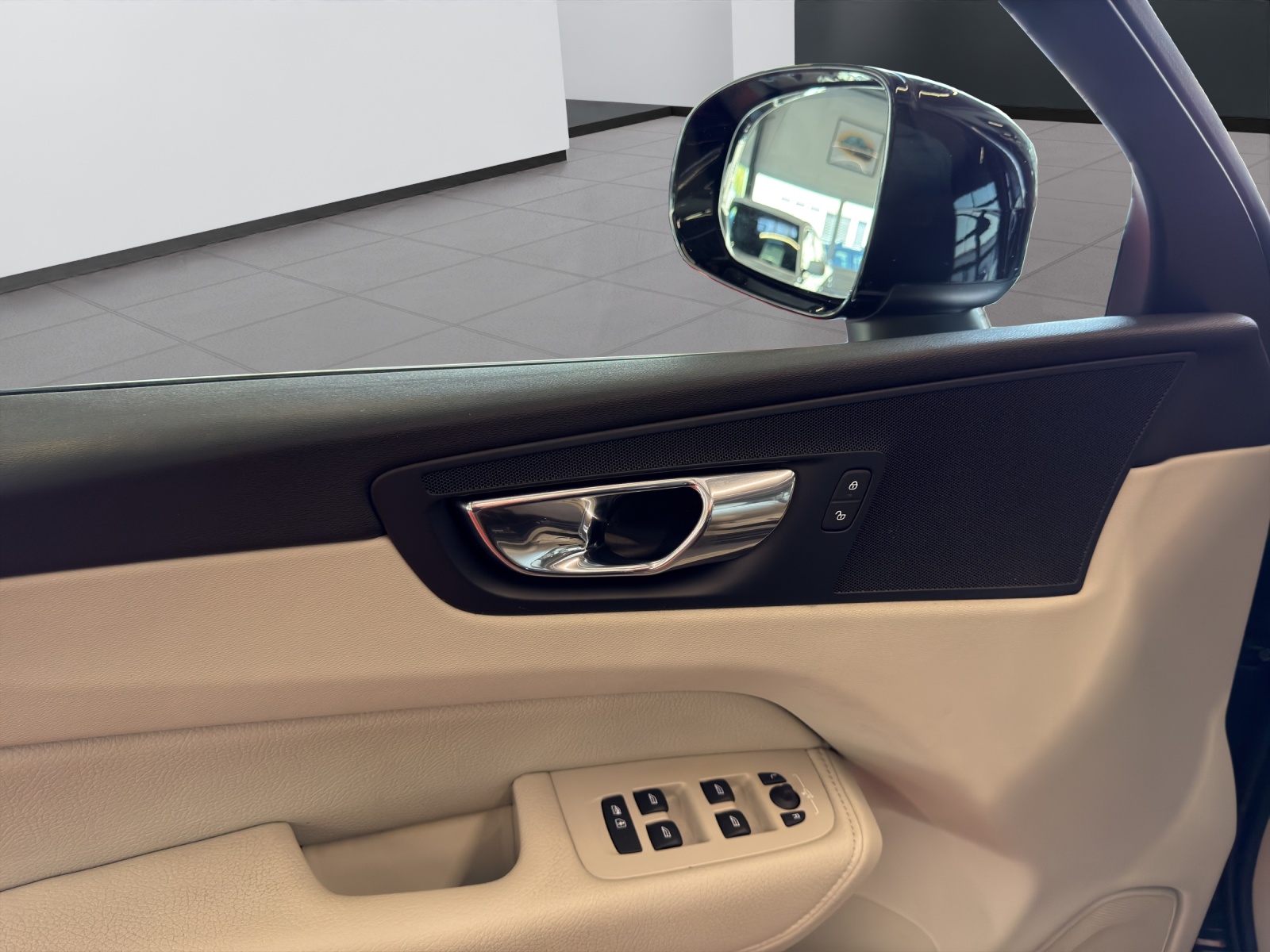 VOLVO XC60 T5 AWD Momentum Geartronic-image-19