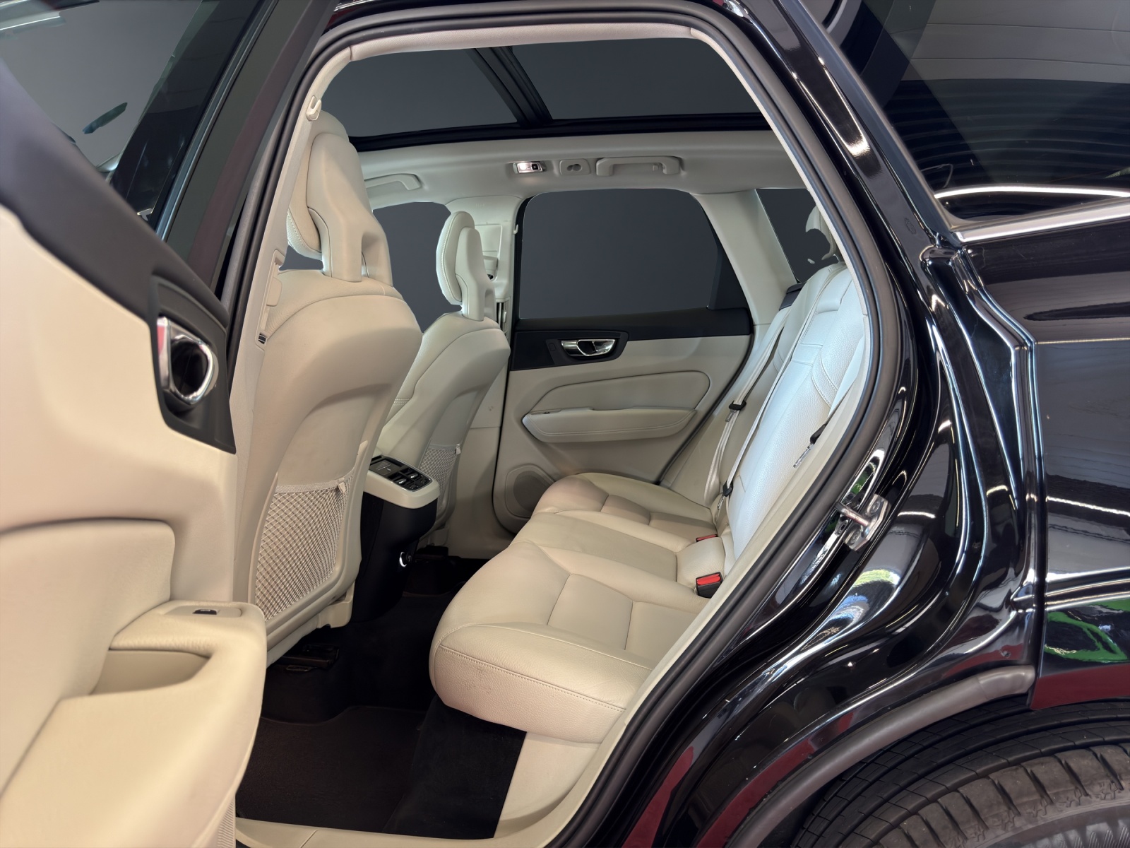 VOLVO XC60 T5 AWD Momentum Geartronic-image-20