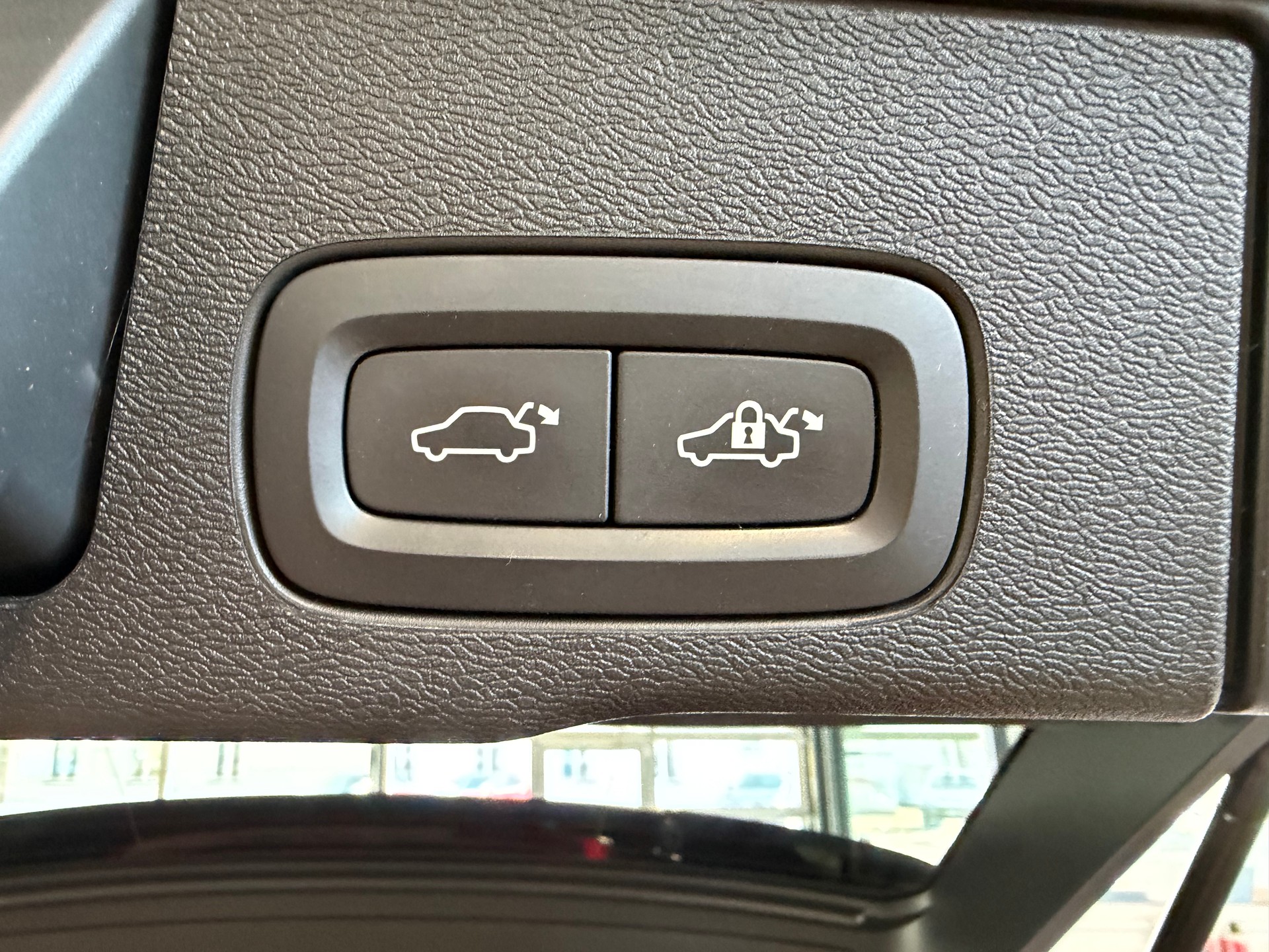 VOLVO XC60 T5 AWD Momentum Geartronic-image-17