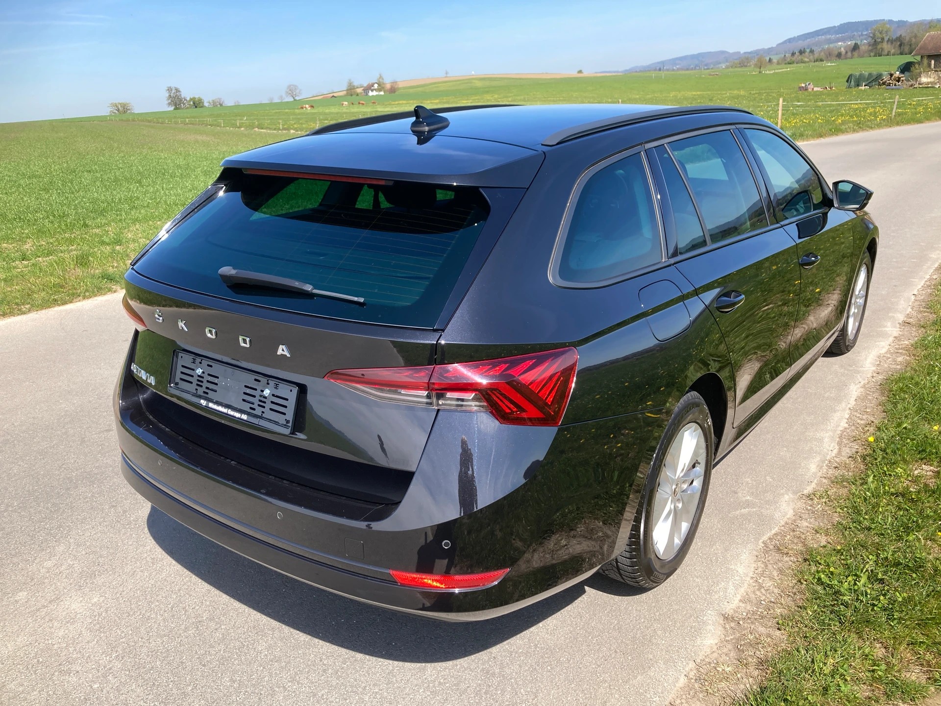 SKODA Octavia Combi 2.0 TDI DSG Ambition-image-2
