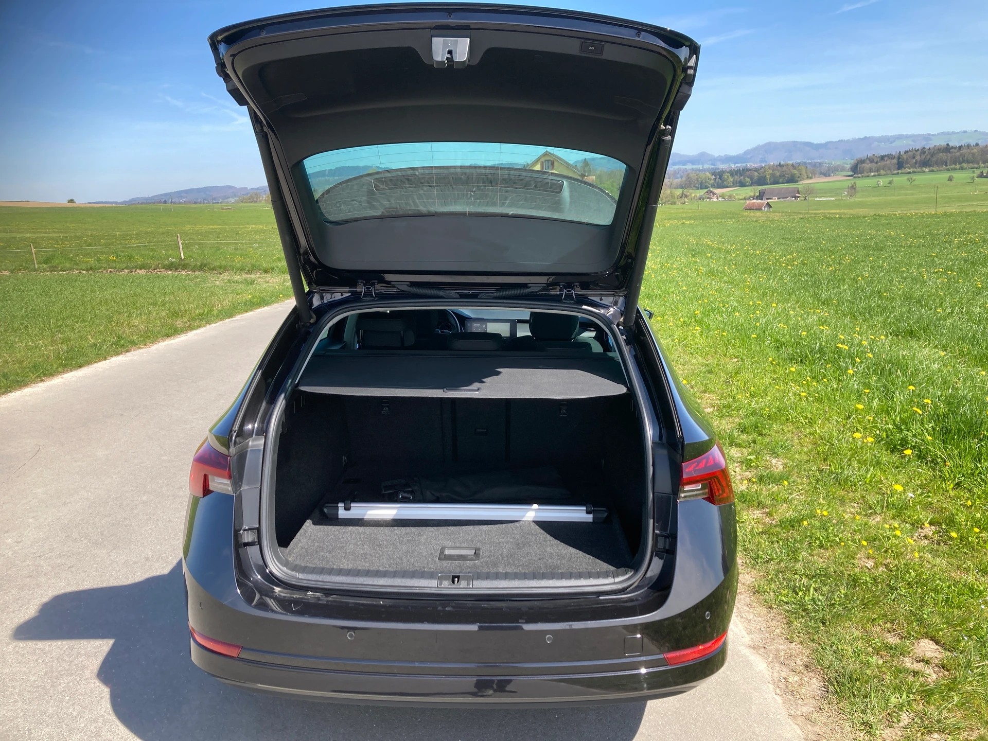 SKODA Octavia Combi 2.0 TDI DSG Ambition-image-5