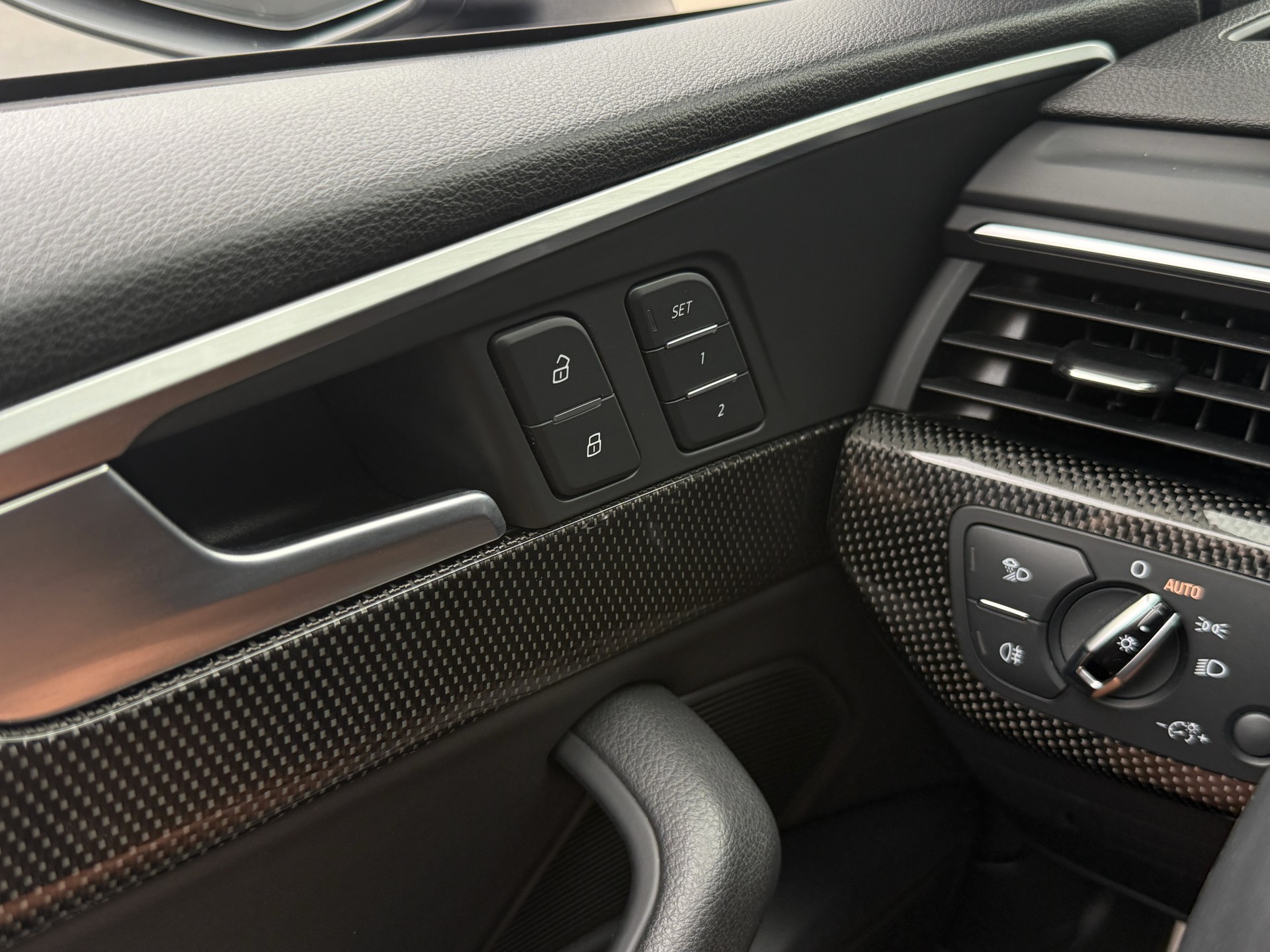 AUDI S5 Cabriolet 3.0 TFSI quattro tiptronic-image-23