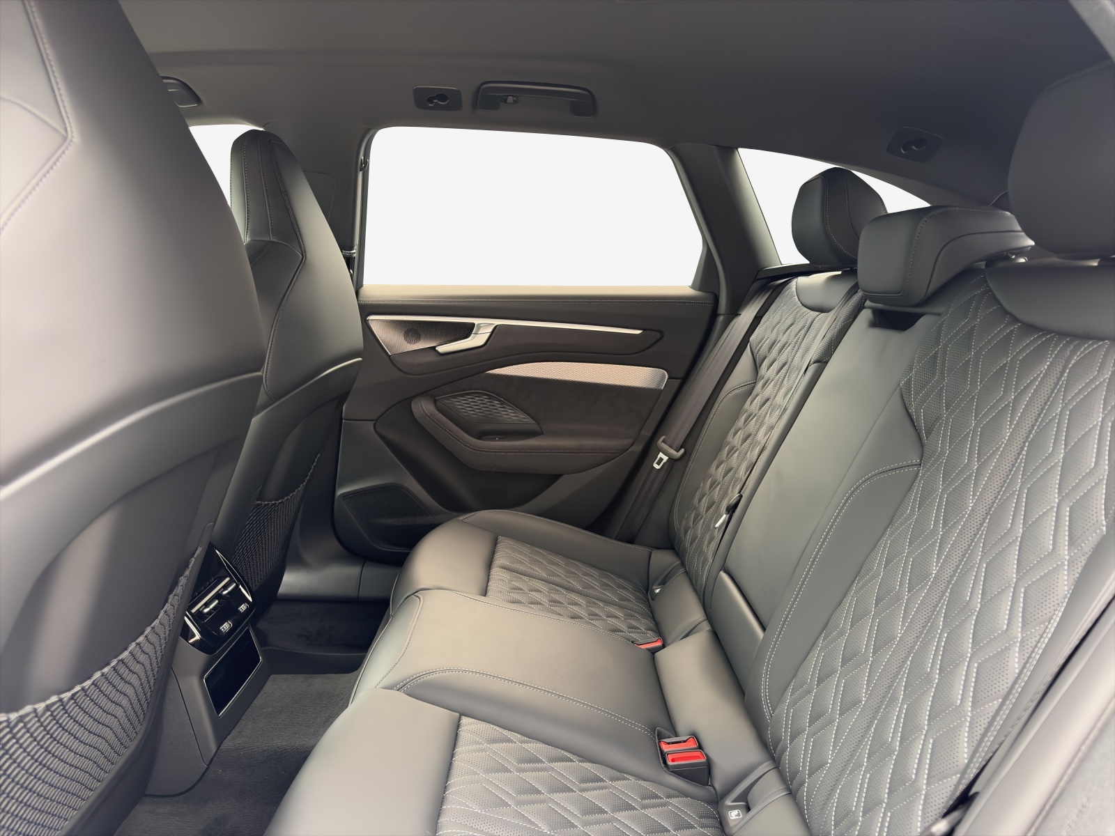 AUDI A6 Avant e-hybrid quattro 270 kW S tronic-image-11